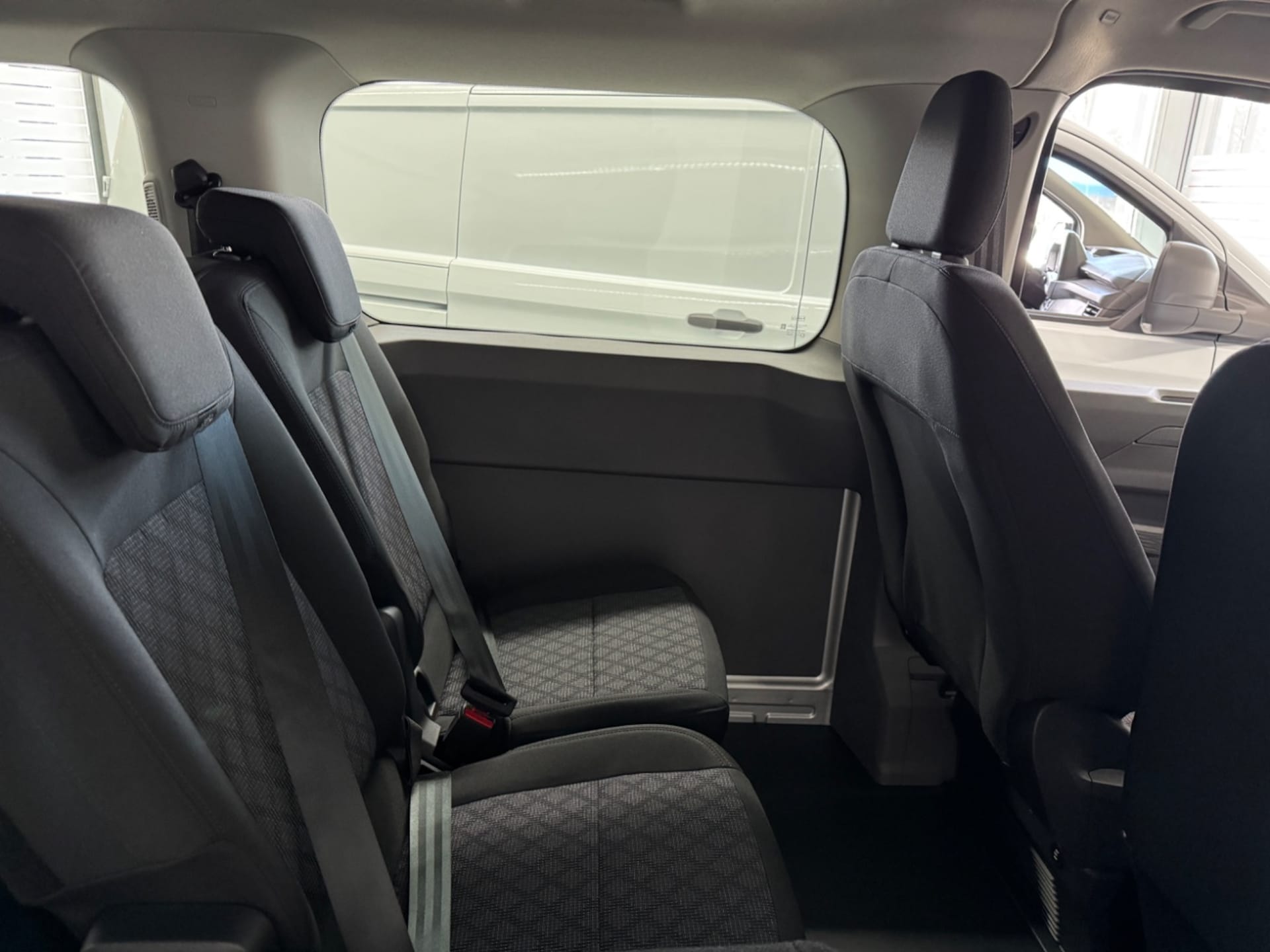 Volkswagen Transporter Kombi langer Radstand