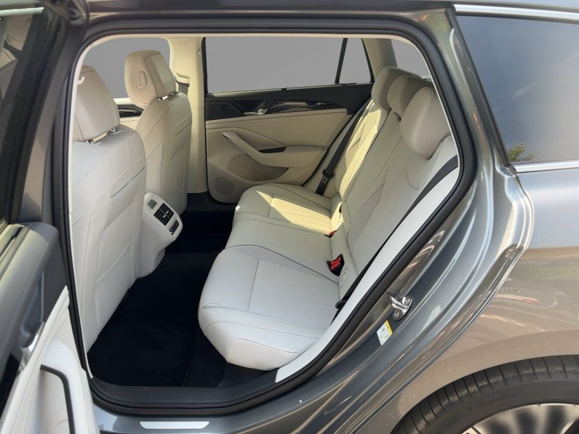 Volkswagen Passat Elegance