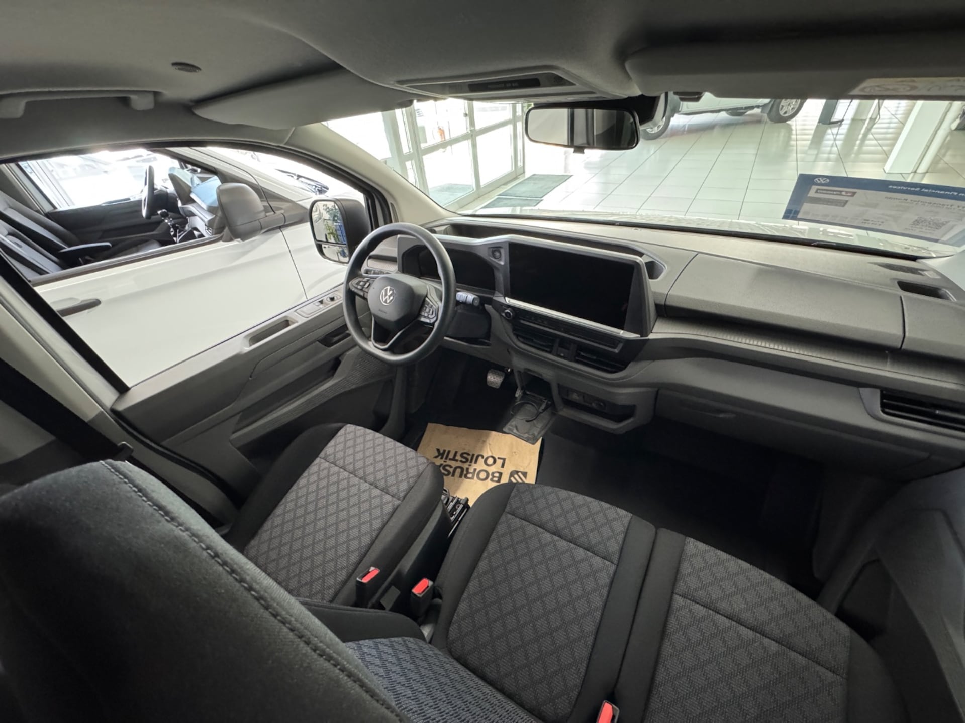 Volkswagen Transporter Kombi langer Radstand