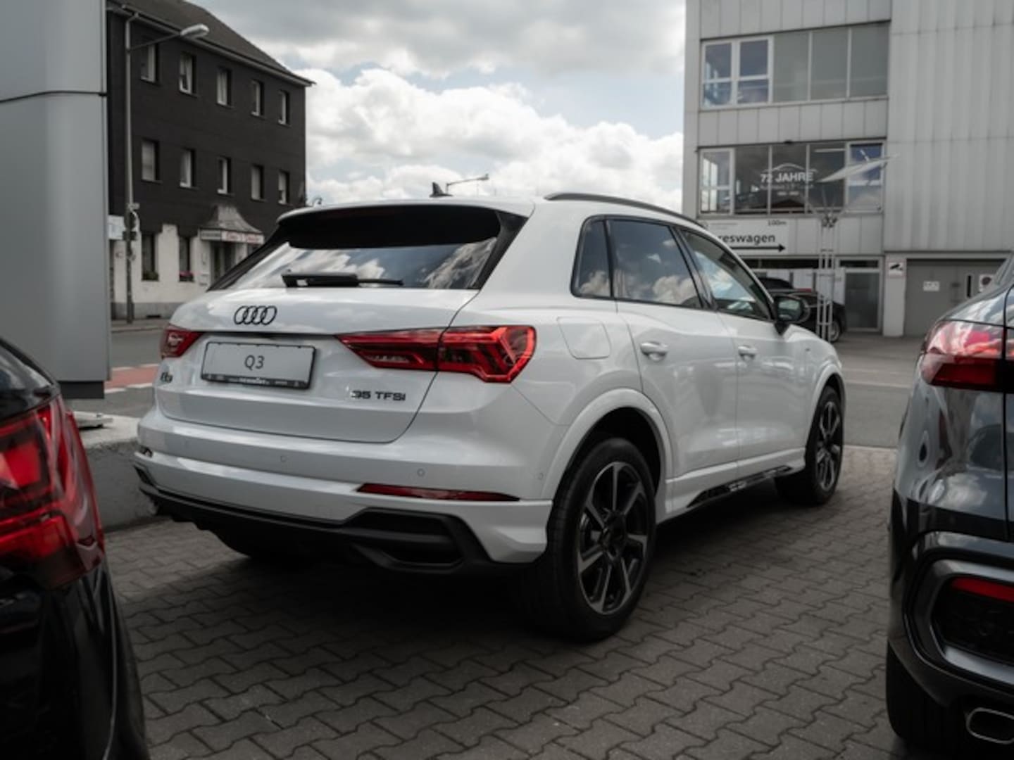 Bild über Audi Q3 S line 35 TFSI S tronic - für weitere Informationen kontaktieren Sie den Audi Partner