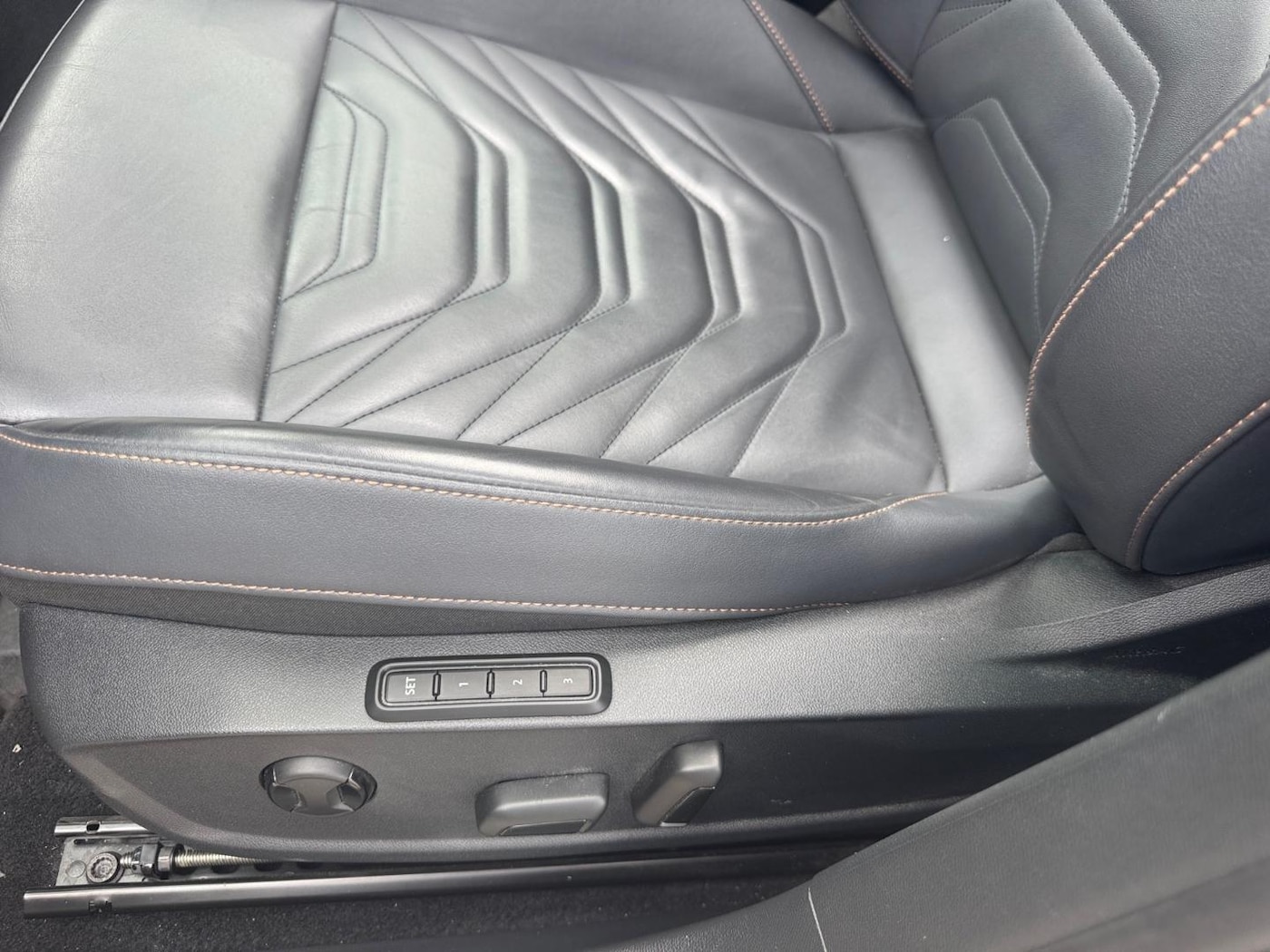 CUPRA Leon Sportstourer 1.5 TSI e-Hybrid VZ DSG 200 kW (272 CV) — photo 13
