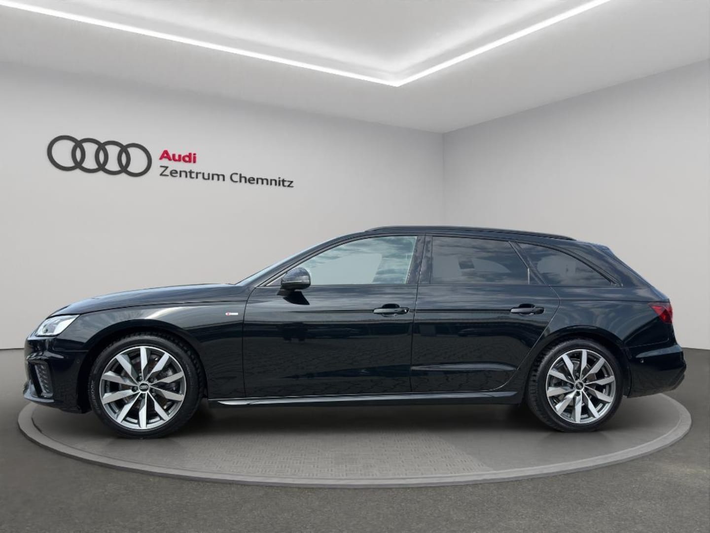 Bild über Audi A4 Avant S line 35 TDI S tronic - für weitere Informationen kontaktieren Sie den Audi Partner