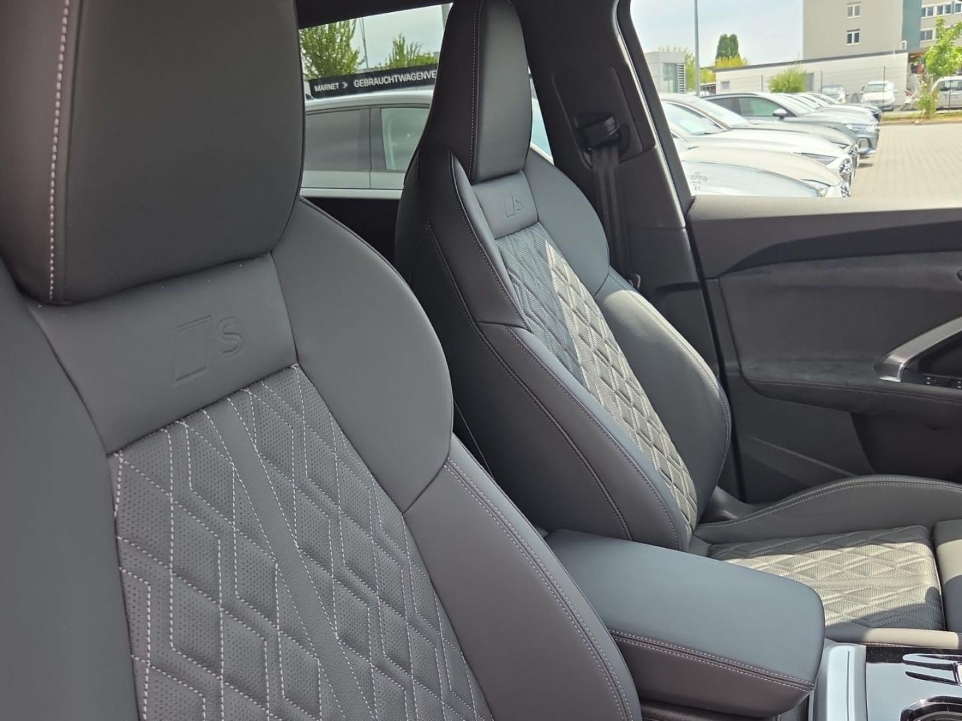 Audi SQ5 SUV edition one
