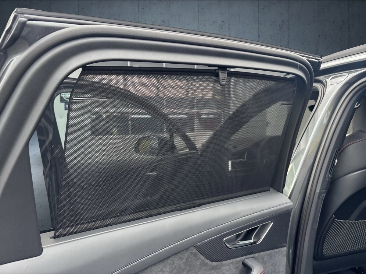 Image about Audi Q7 SUV TFSI e S line 60 TFSI e quattro tiptronic