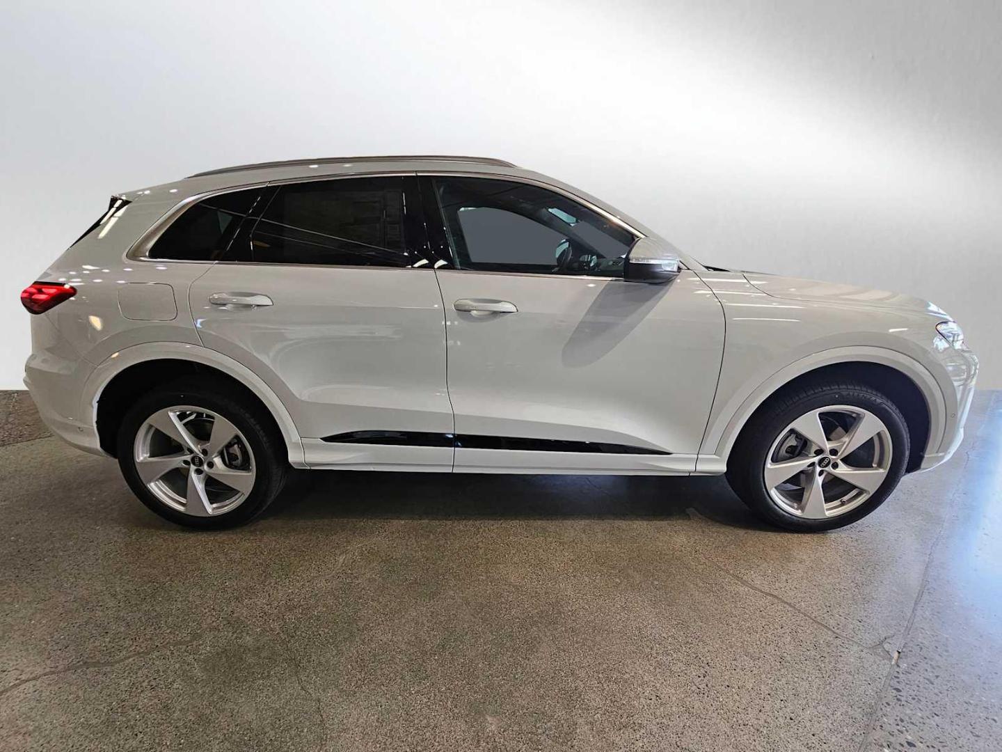 2025 Audi Q5 Premium Plus - Photo 8