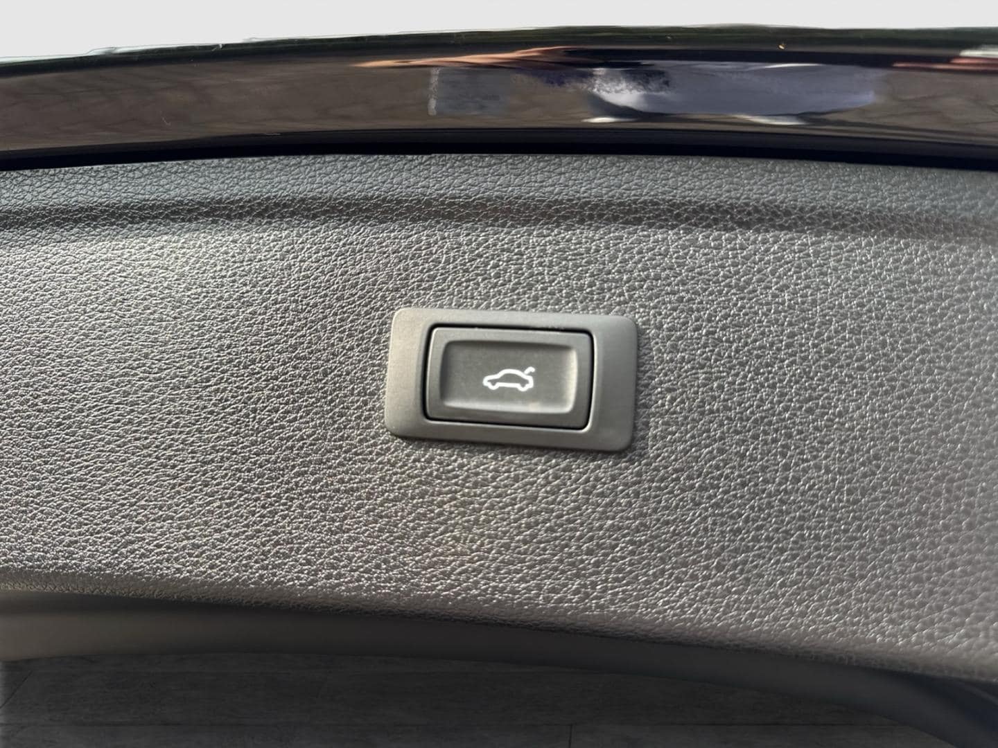 Bild über Audi Q5 40 TFSI quattro S tronic - für weitere Informationen kontaktieren Sie den Audi Partner