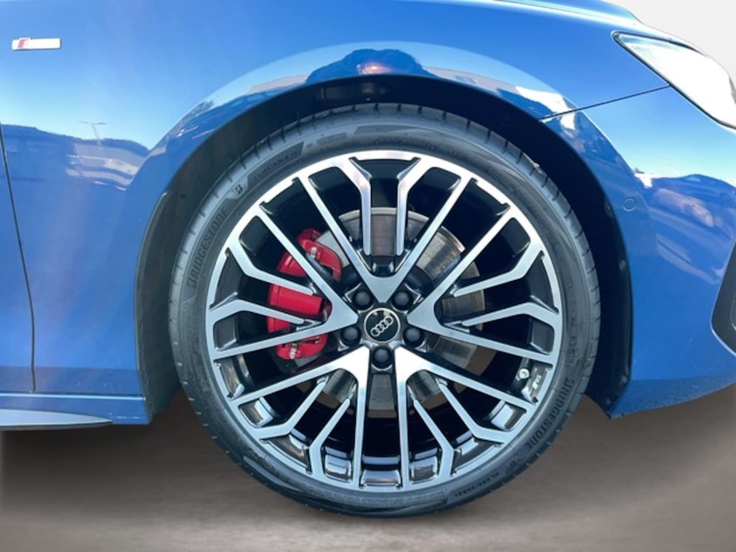 Bild über Audi A6 Avant TDI quattro 150 kW S tronic - für weitere Informationen kontaktieren Sie den Audi Partner