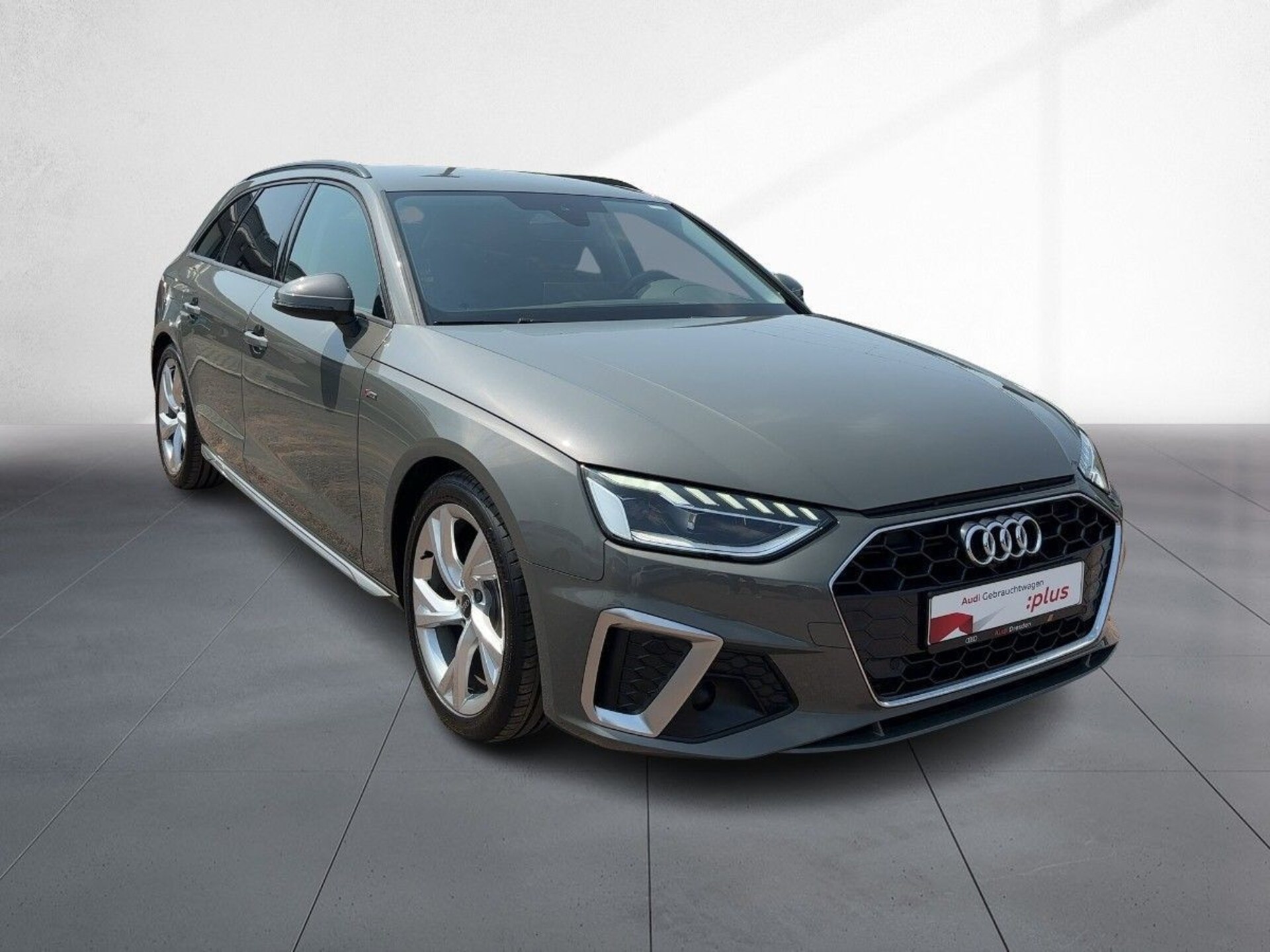Audi A4 Avant S line