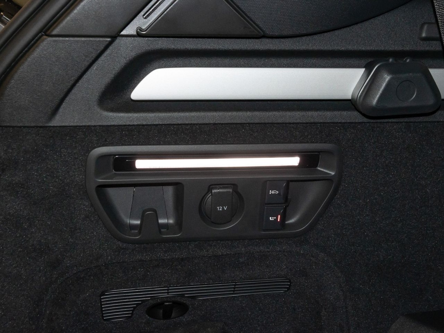Bild über Audi Q7 SUV TDI quattro 220 kW tiptronic - für weitere Informationen kontaktieren Sie den Audi Partner