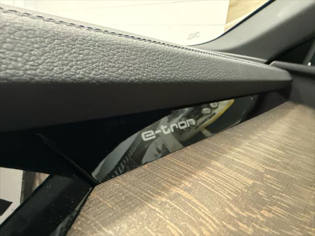 2024 AUDI Q8 - Image 21