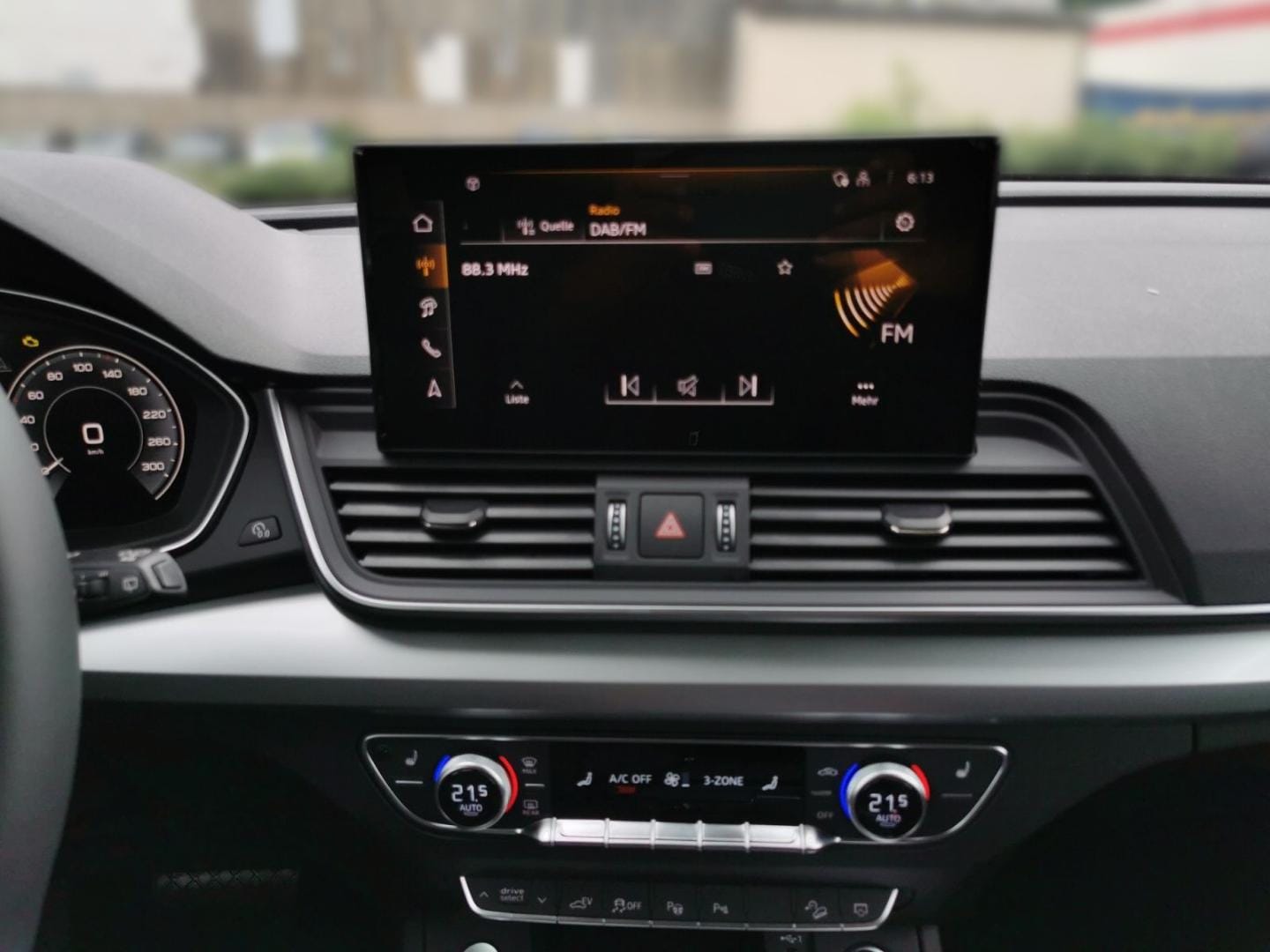 Bild über Audi Q5 TFSI e S line business 50 TFSI e quattro S tronic - für weitere Informationen kontaktieren Sie den Audi Partner
