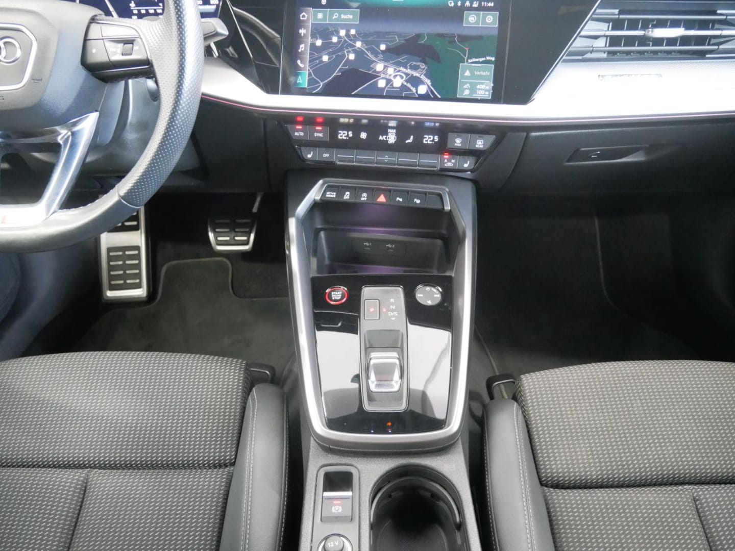 Bild über Audi S3 Sportback TFSI quattro S tronic - für weitere Informationen kontaktieren Sie den Audi Partner