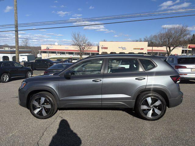 2025 Volkswagen Taos