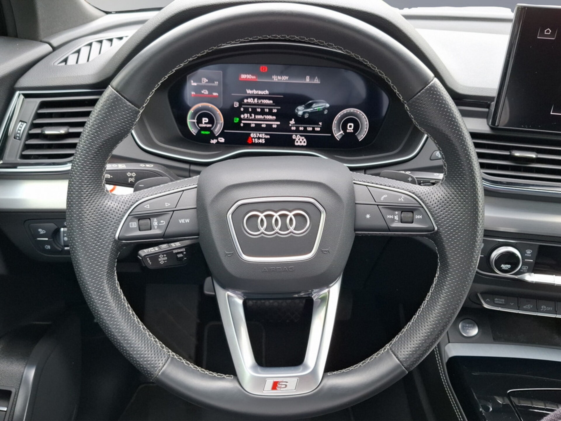 Audi Q5 TFSI e S line