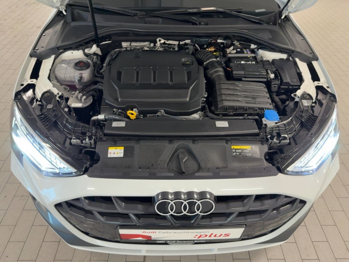 Bild über Audi A3 Sportback TDI S tronic - für weitere Informationen kontaktieren Sie den Audi Partner
