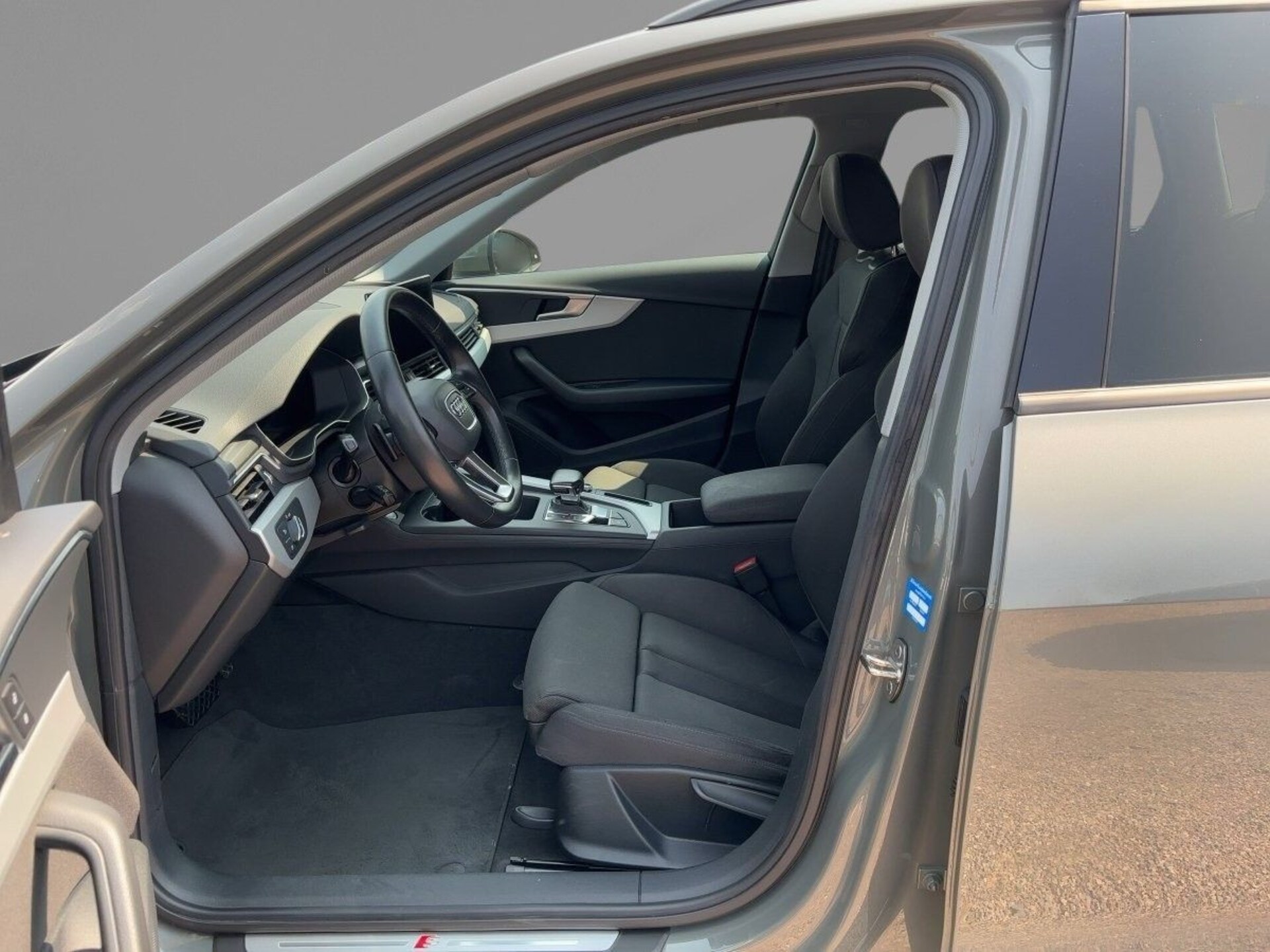 Audi A4 Avant S line