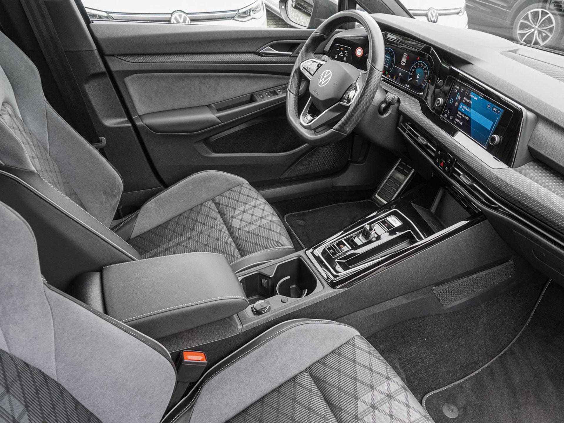 Volkswagen Golf R-Line