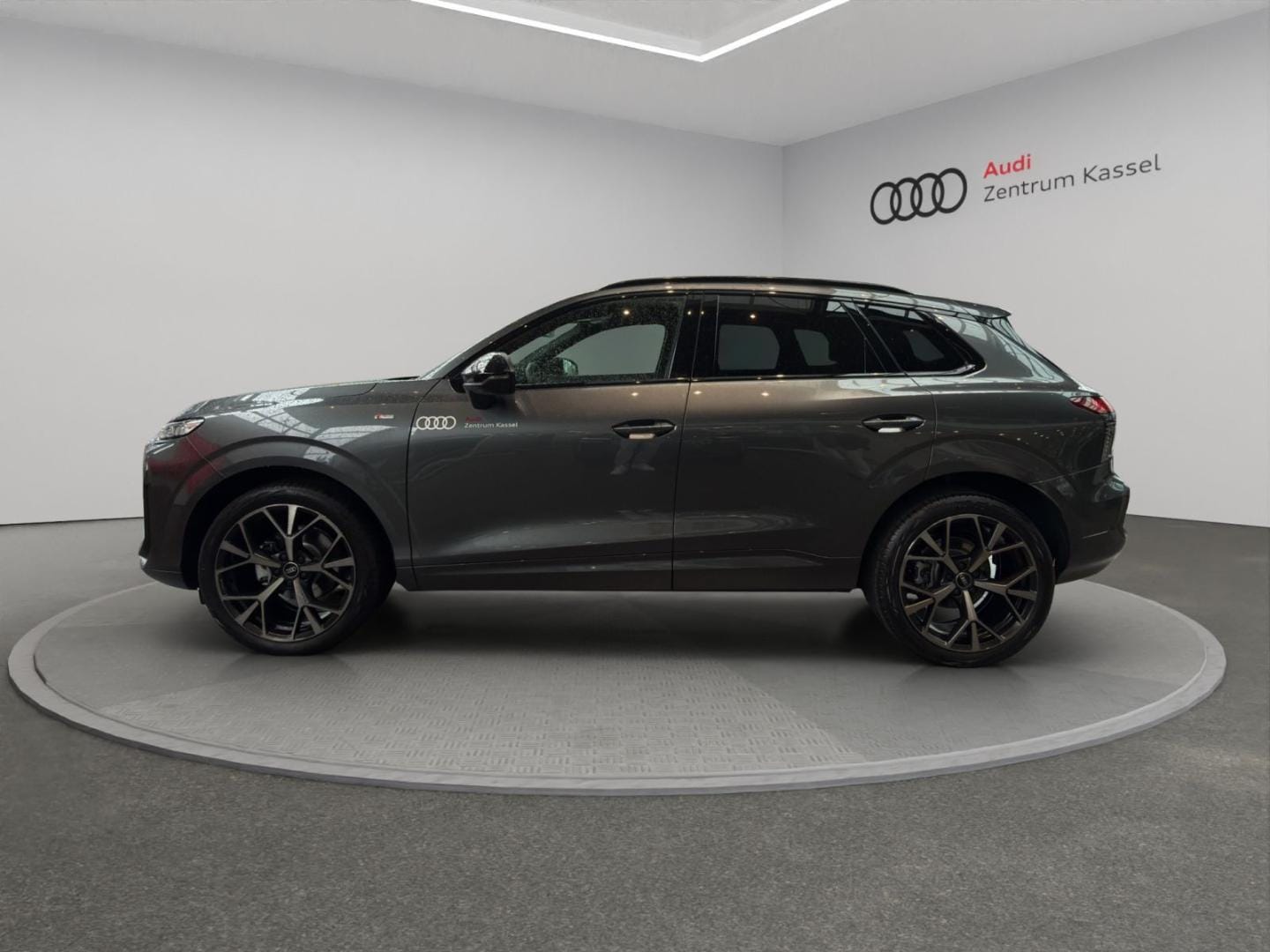 Bild über Audi Q3 SUV TFSI 110 kW S tronic - für weitere Informationen kontaktieren Sie den Audi Partner