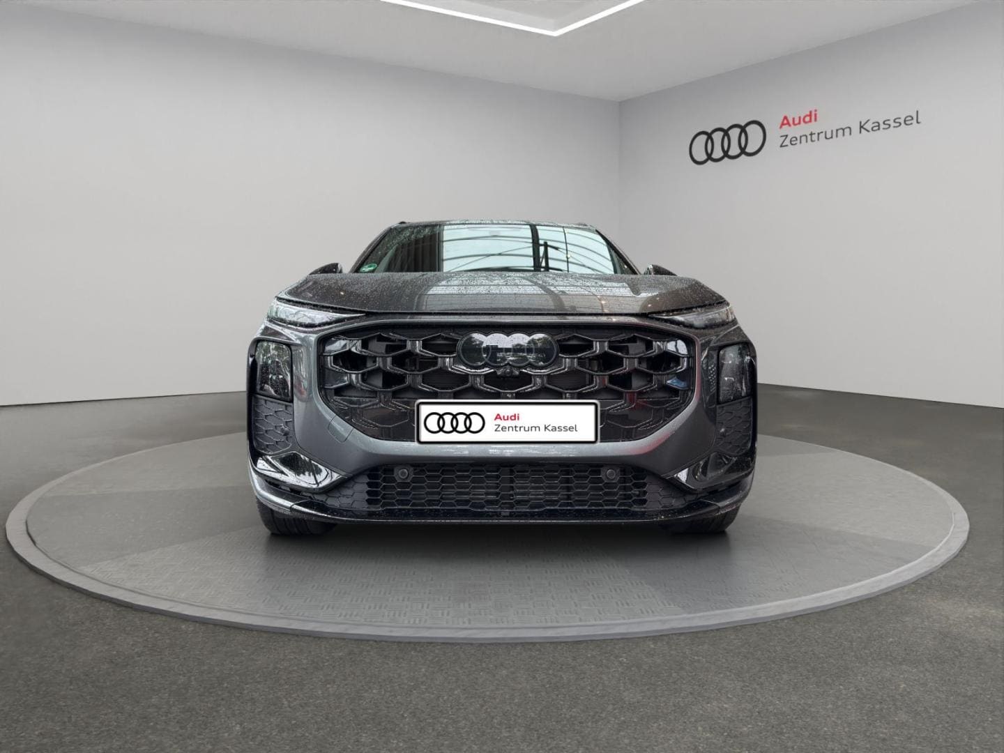 Bild über Audi Q3 SUV TFSI 110 kW S tronic - für weitere Informationen kontaktieren Sie den Audi Partner