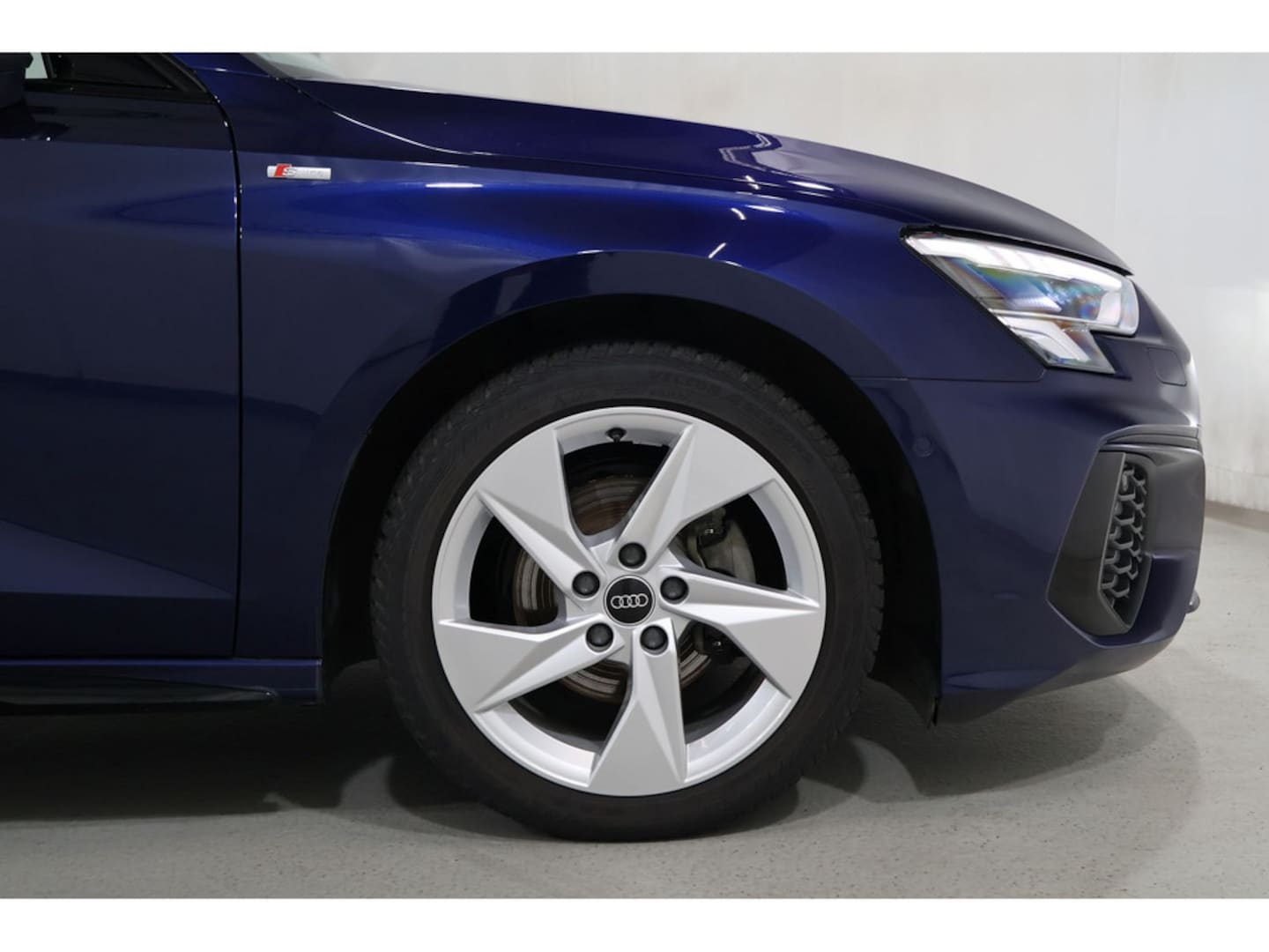 Bild über Audi A3 Sportback S line 30 TFSI S tronic - für weitere Informationen kontaktieren Sie den Audi Partner