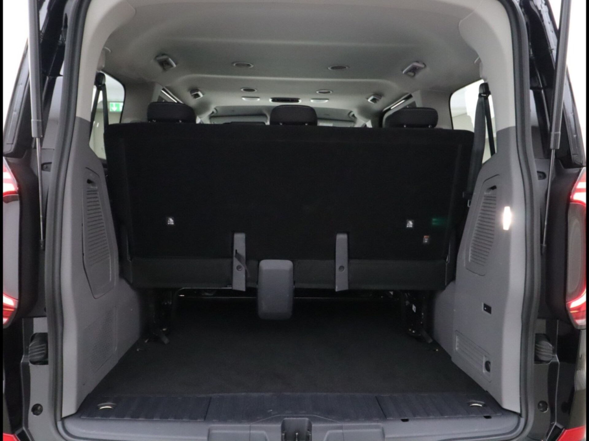 Volkswagen Caravelle Style