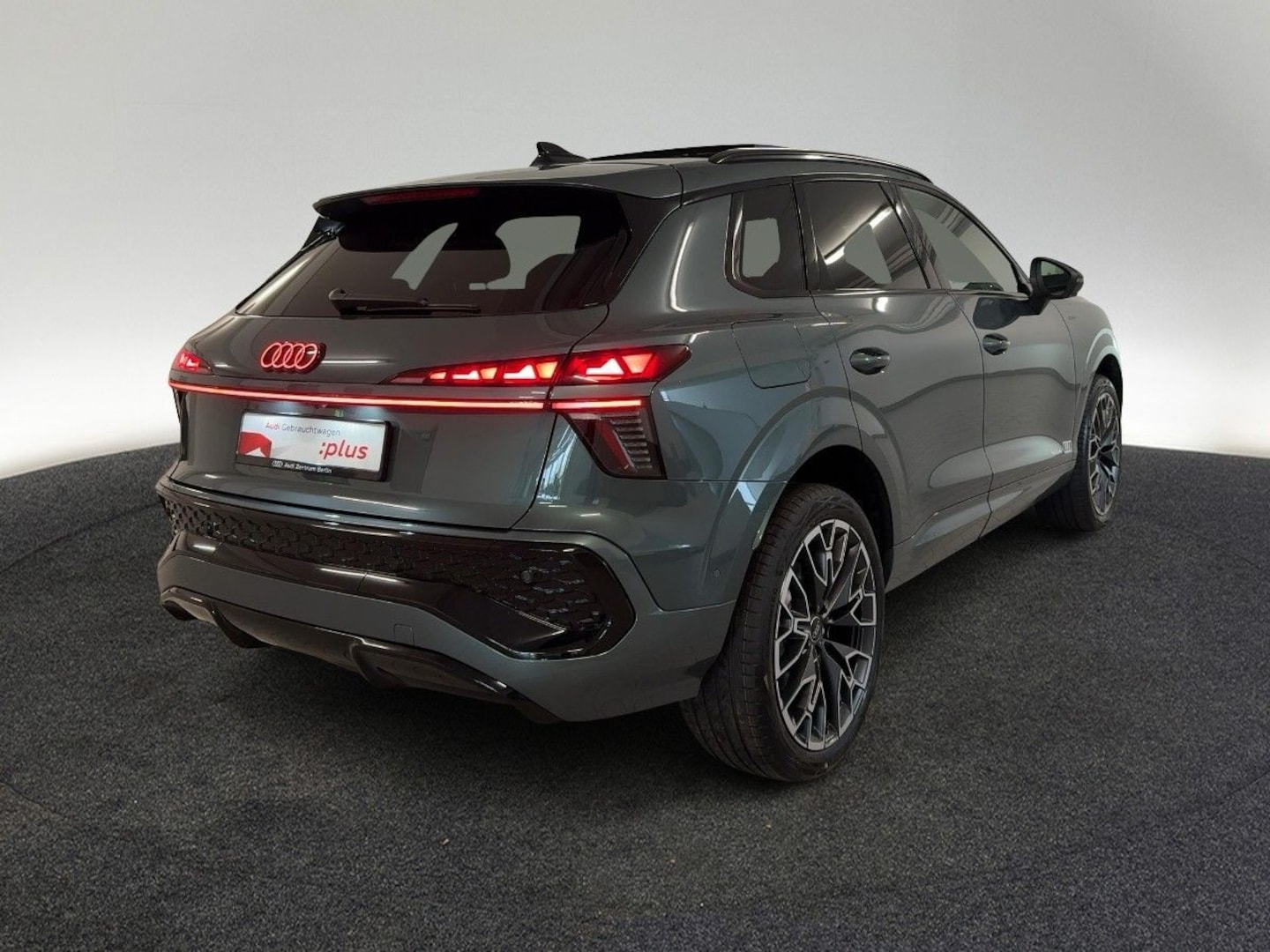 Bild über Audi Q3 SUV e-hybrid e-hybrid 200 kW S tronic - für weitere Informationen kontaktieren Sie den Audi Partner
