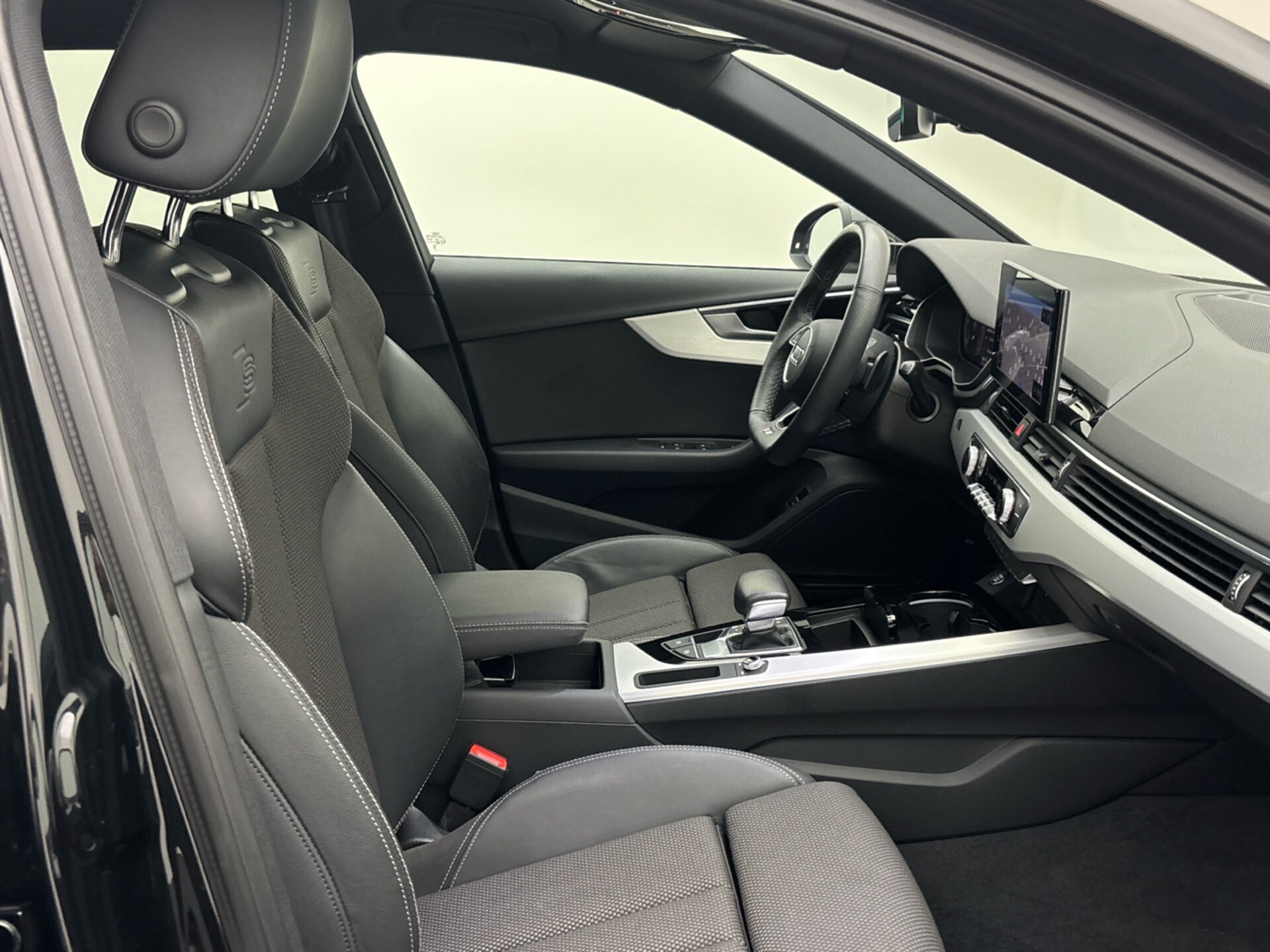 Audi A4 Avant S line