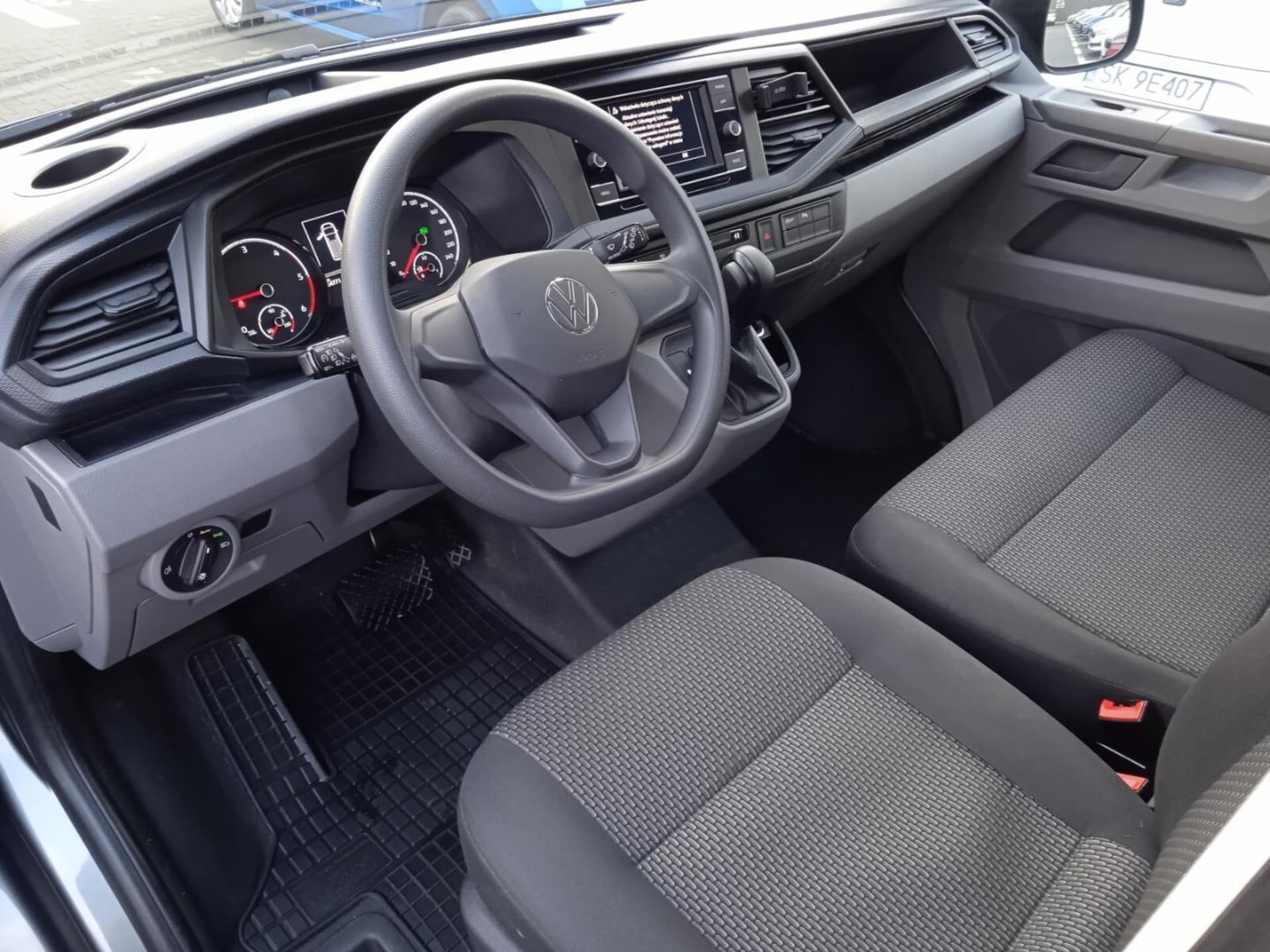 Volkswagen Caravelle 6.1 długi roztaw osi S
