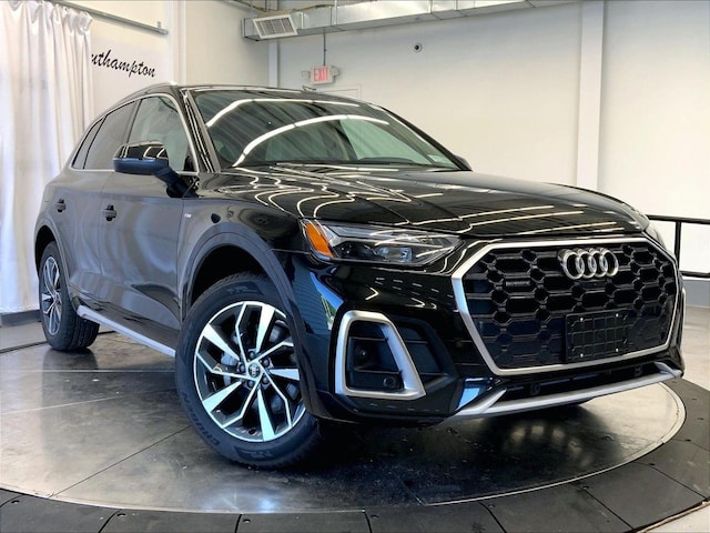 Photo of 2023 Audi Q5