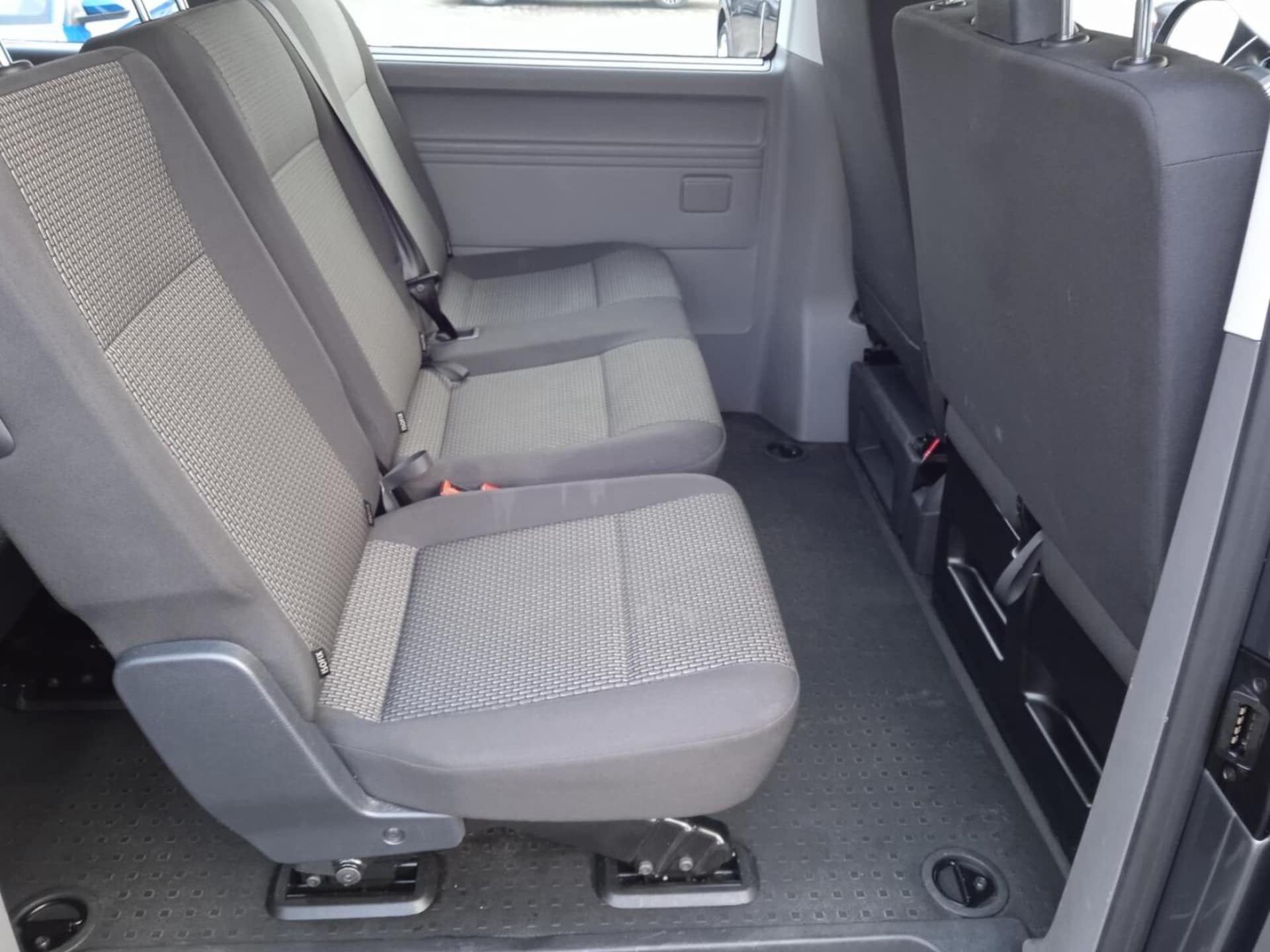 Volkswagen Caravelle 6.1 długi roztaw osi S