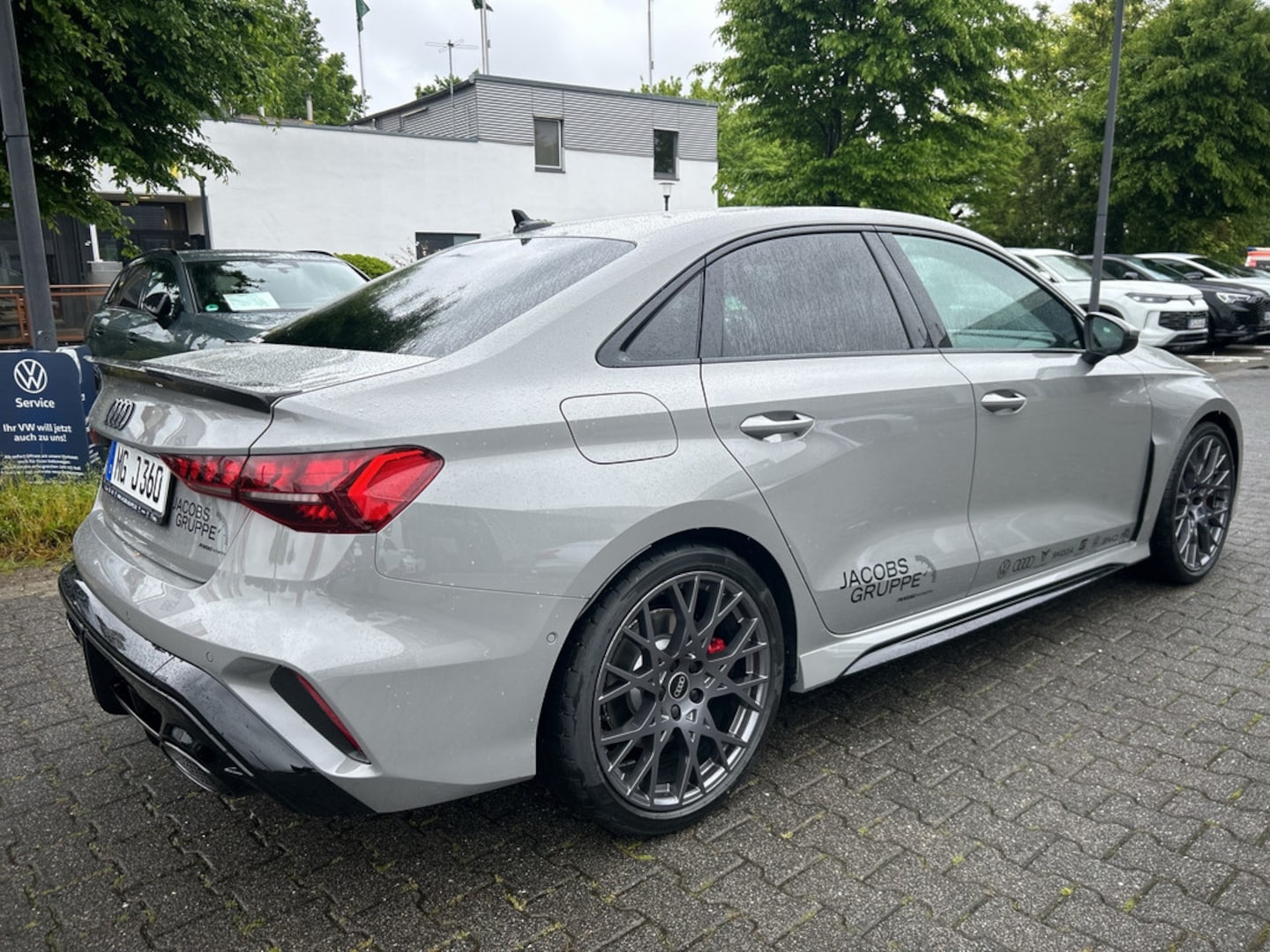 Bild über Audi RS 3 Limousine TFSI quattro 294 kW S tronic - für weitere Informationen kontaktieren Sie den Audi Partner
