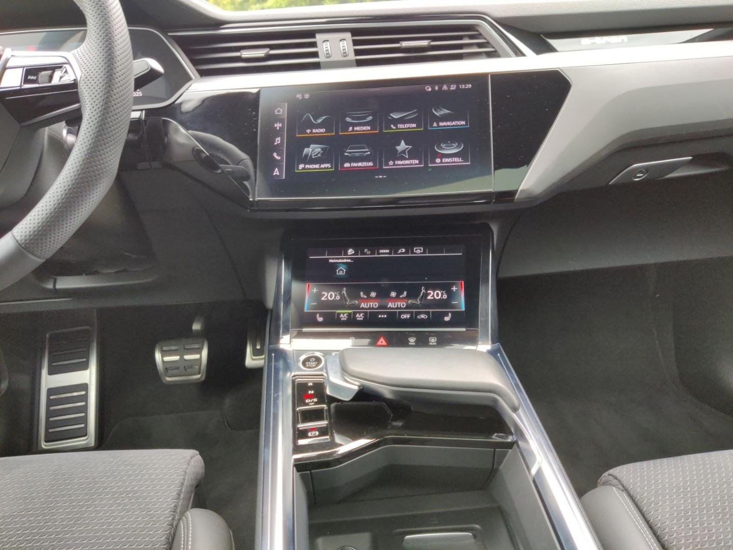 Image about Audi Q8 Sportback e-tron S line 55 e-tron quattro 300 kW