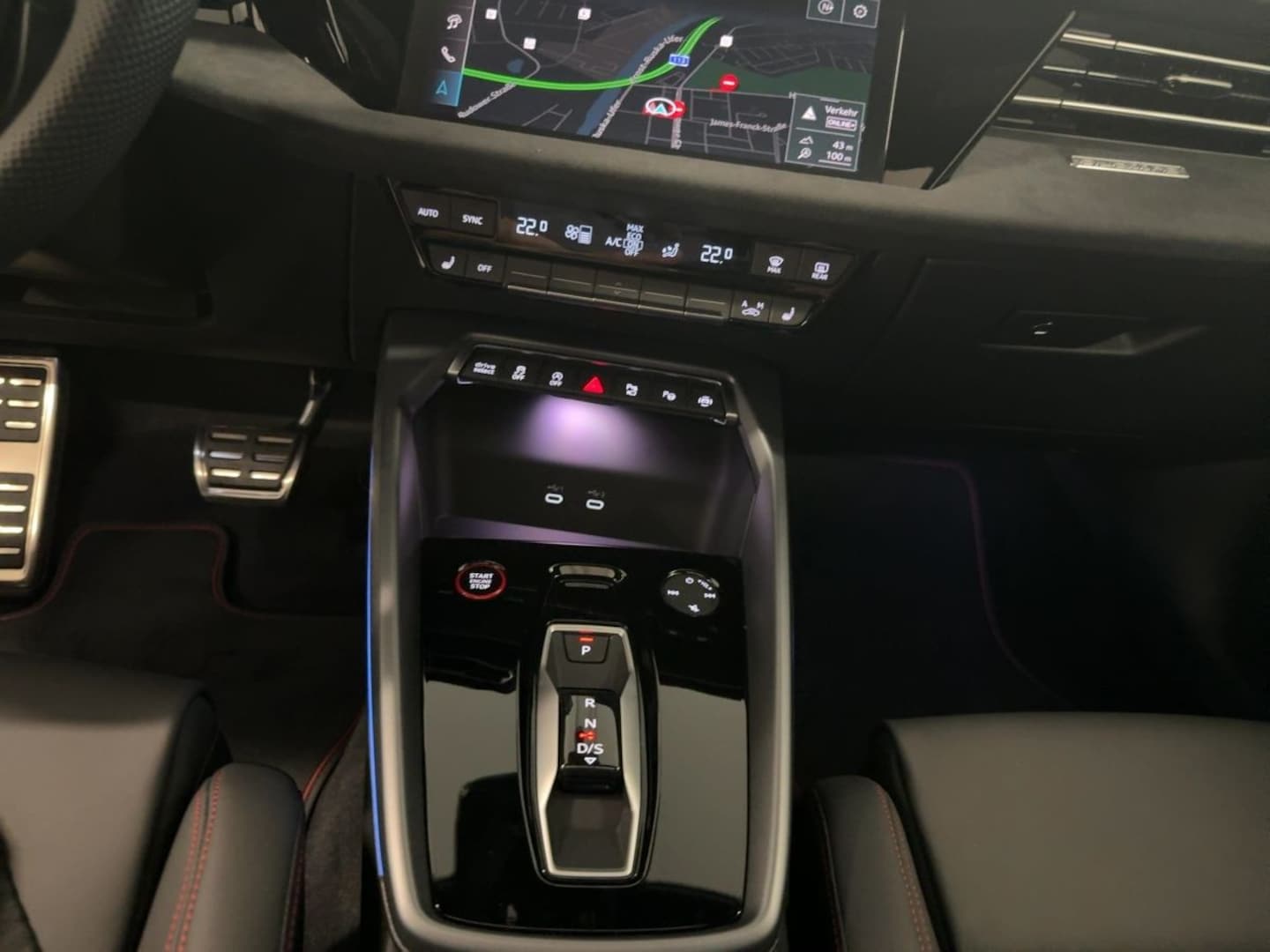 Bild über Audi S3 Limousine TFSI quattro S tronic - für weitere Informationen kontaktieren Sie den Audi Partner