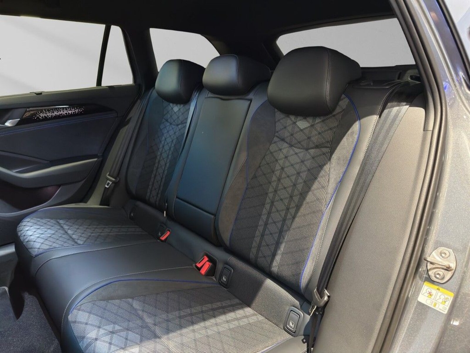Volkswagen Passat – Bild 12