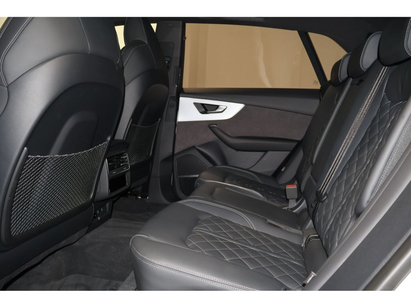 Bild über Audi Q8 SUV 50 TDI quattro tiptronic - für weitere Informationen kontaktieren Sie den Audi Partner