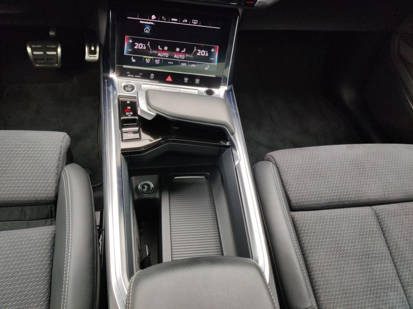 Image about Audi Q8 Sportback e-tron S line 55 e-tron quattro 300 kW