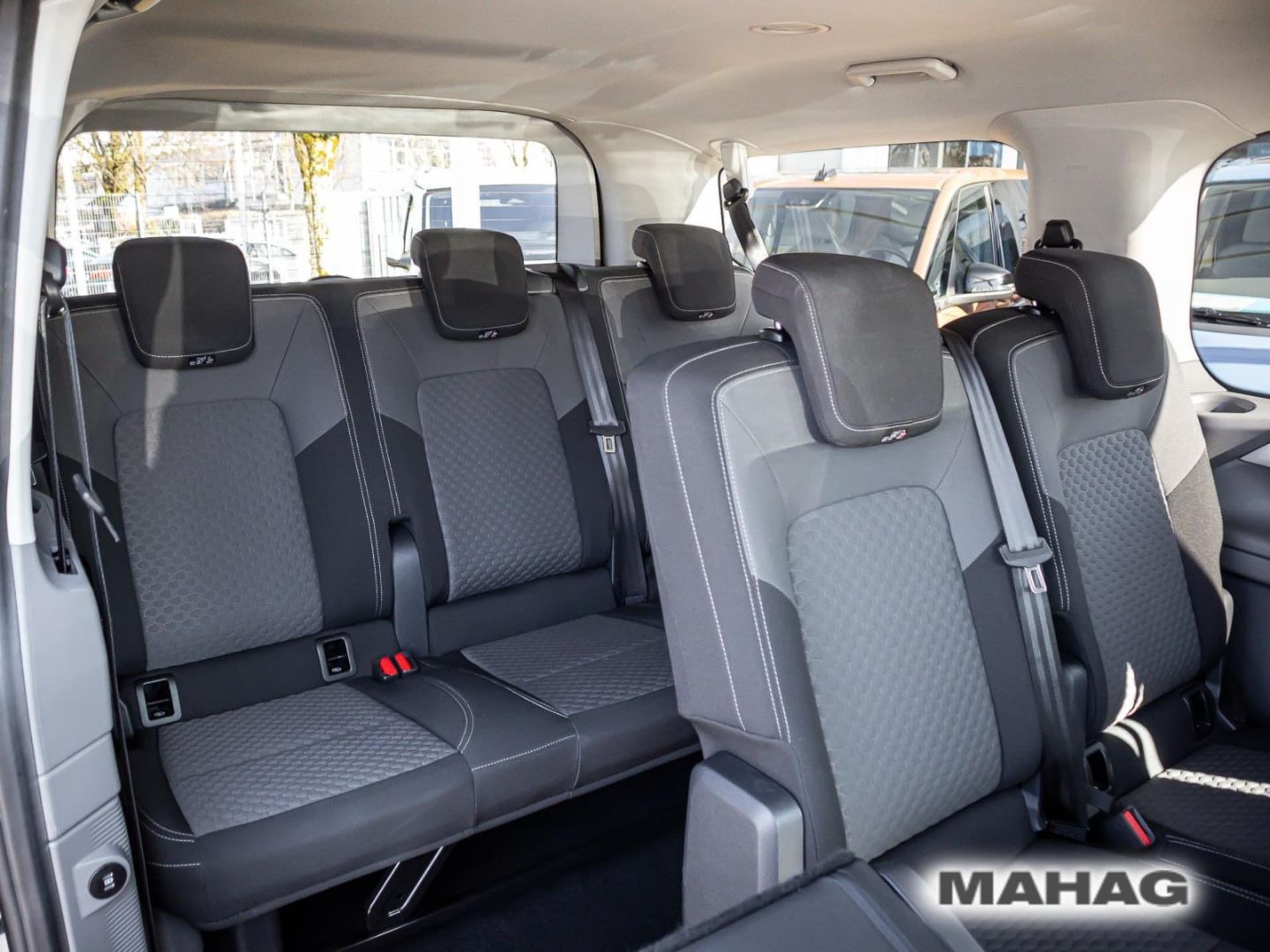Volkswagen Caravelle Life