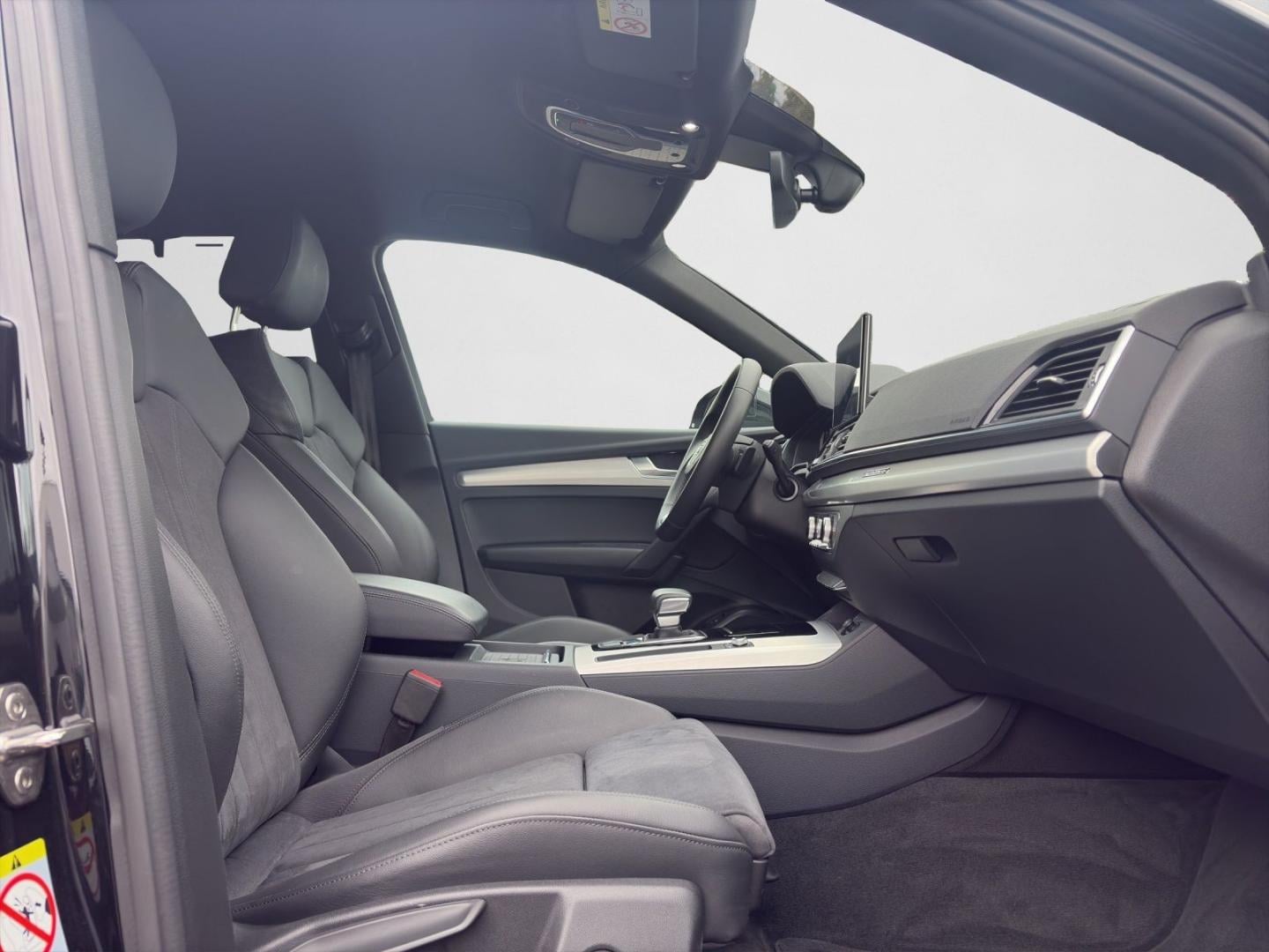 Bild über Audi Q5 TFSI e S line business 55 TFSI e quattro S tronic - für weitere Informationen kontaktieren Sie den Audi Partner