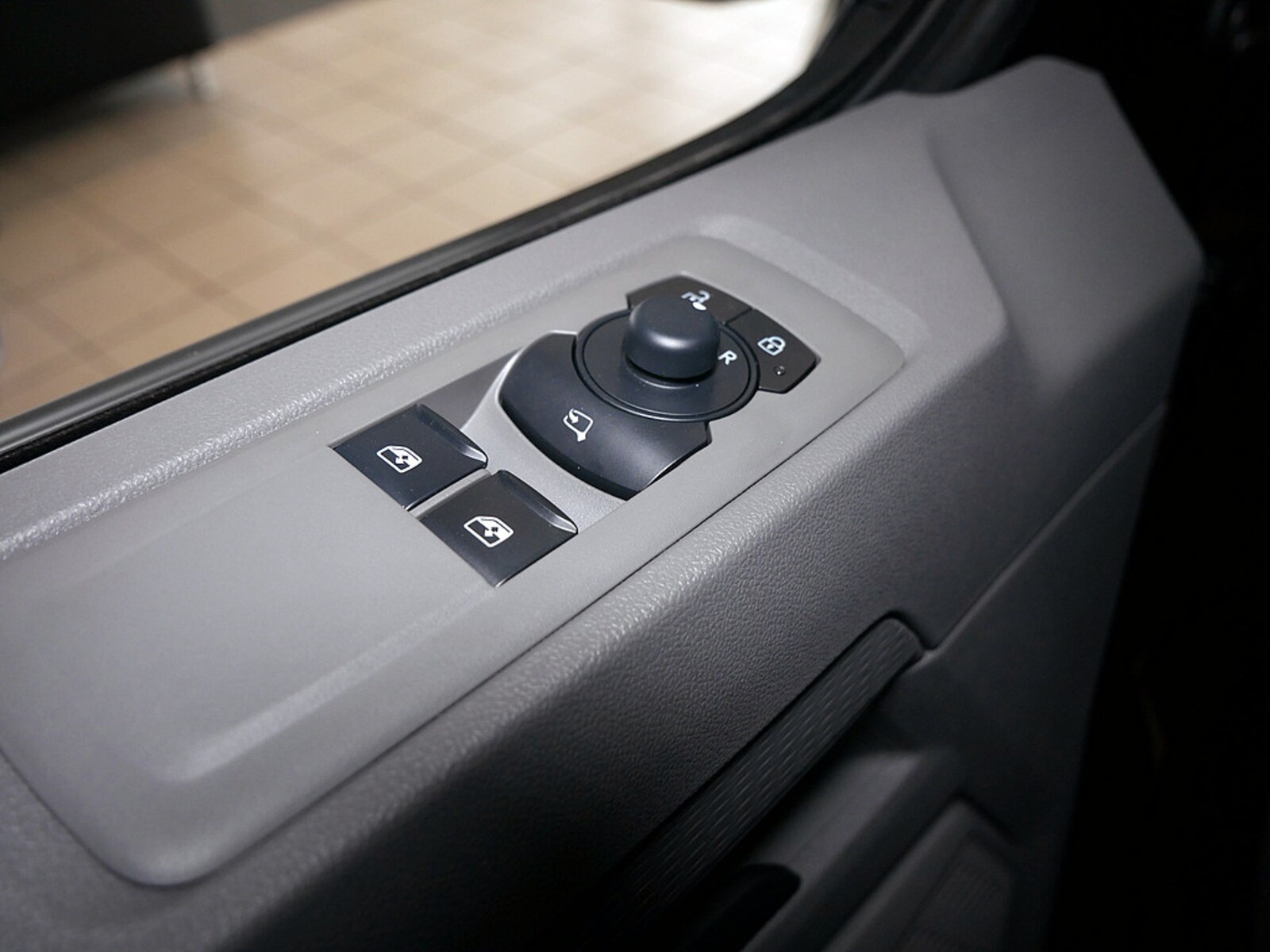 Volkswagen Transporter Kasten kurzer Radstand – Bild 16