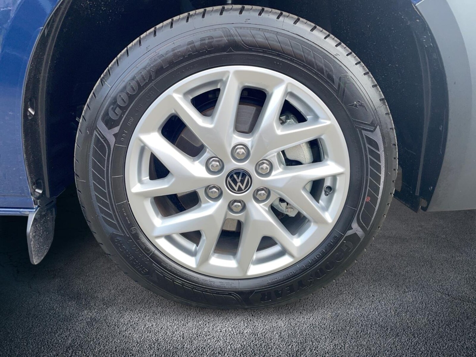 Volkswagen Transporter Kasten langer Radstand – Bild 6