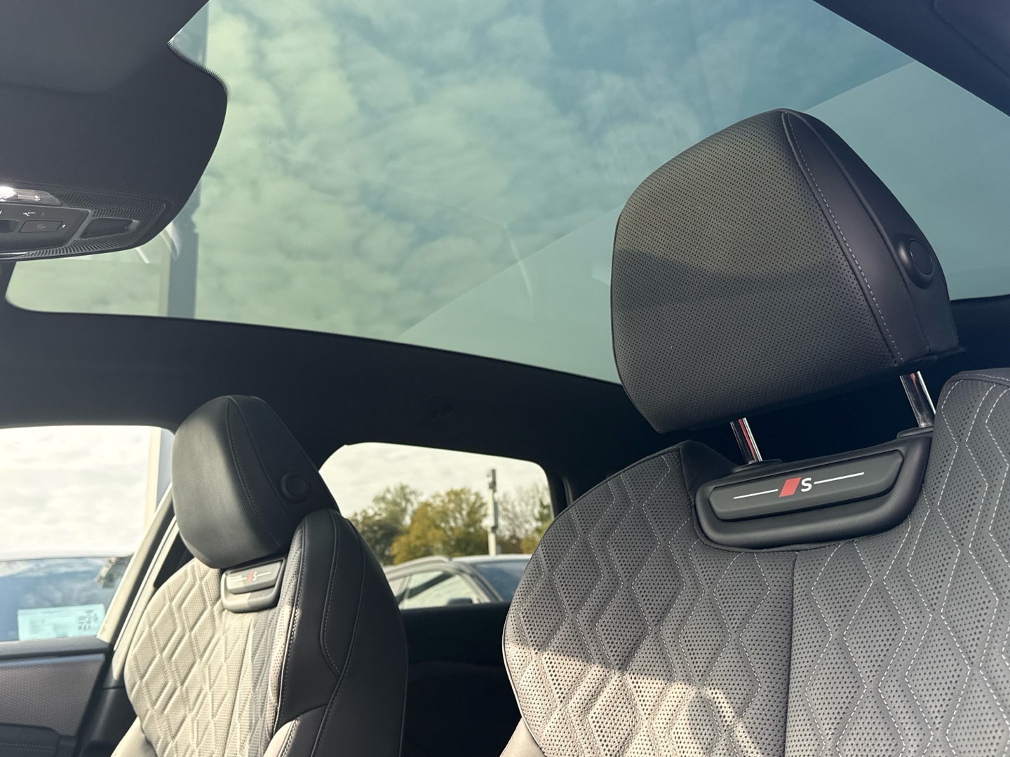 Bild über Audi A6 Avant e-tron e-tron performance - für weitere Informationen kontaktieren Sie den Audi Partner
