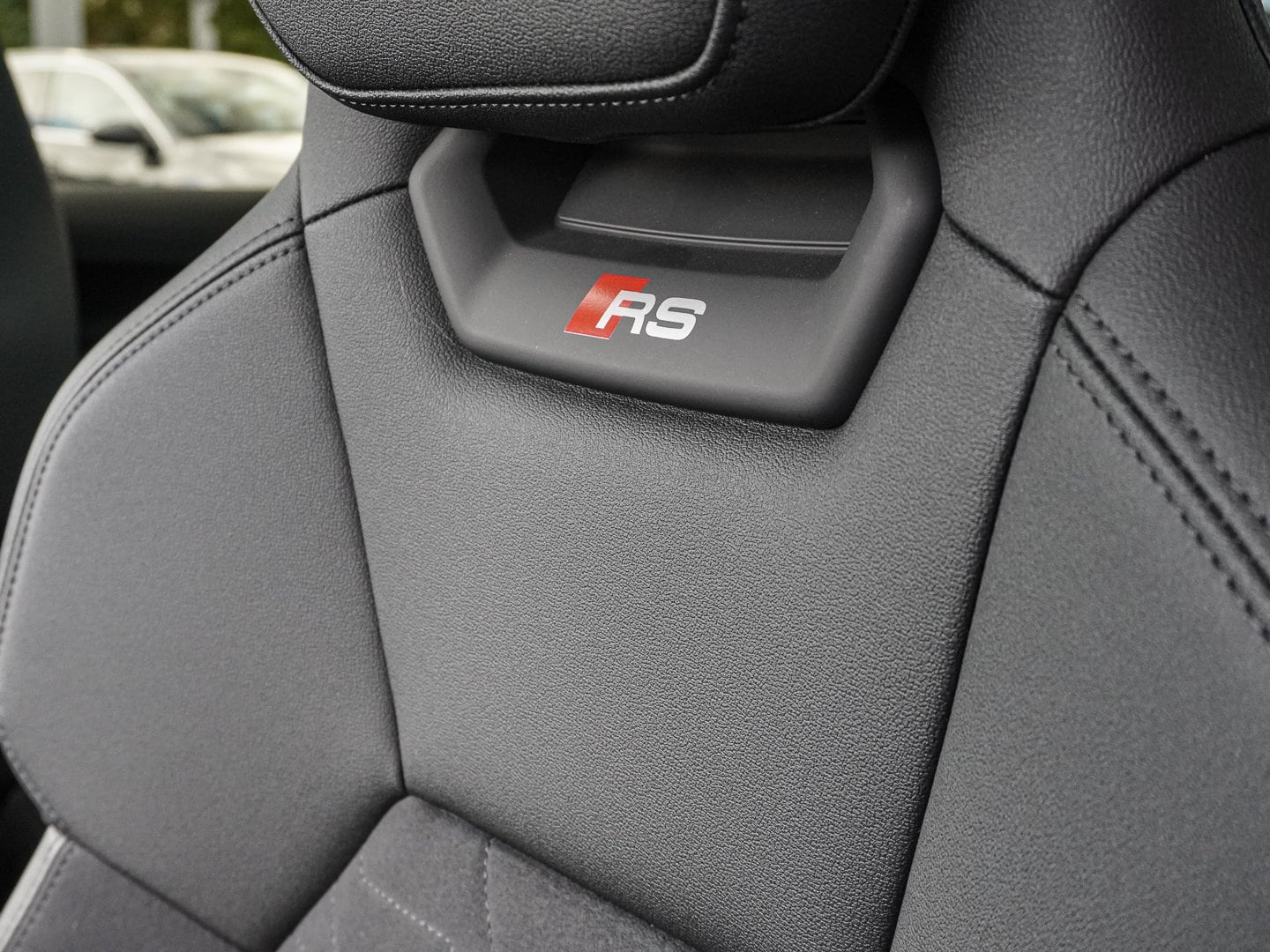 Bild über Audi RS e-tron GT e-tron quattro - für weitere Informationen kontaktieren Sie den Audi Partner