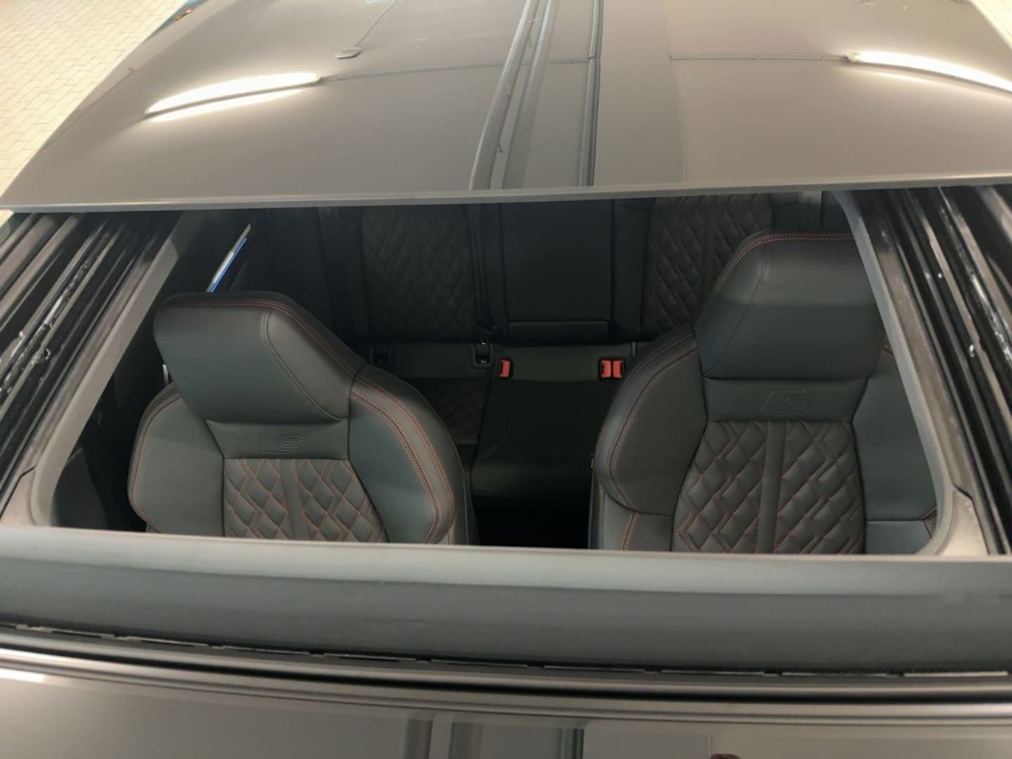 Bild über Audi S3 Limousine TFSI quattro S tronic - für weitere Informationen kontaktieren Sie den Audi Partner