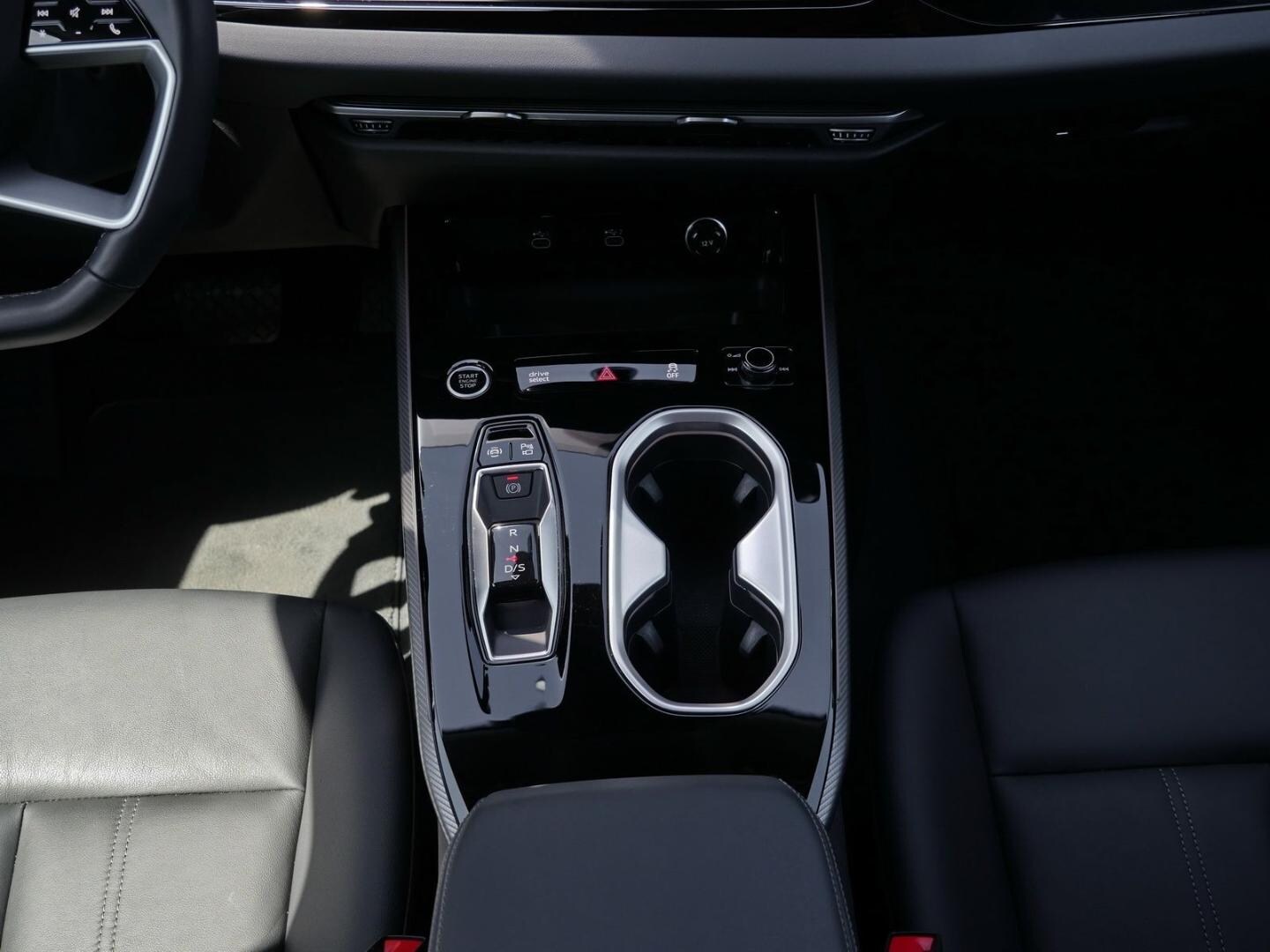 Bild über Audi A6 Avant TDI 150 kW S tronic - für weitere Informationen kontaktieren Sie den Audi Partner