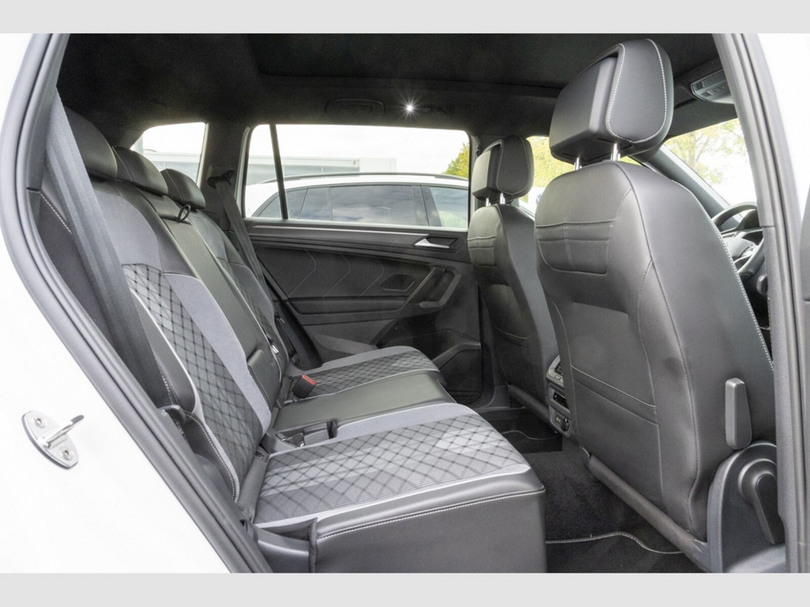 Volkswagen Tiguan Allspace – Bild 11