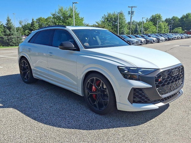 2026 Audi RS Q8 SUV performance