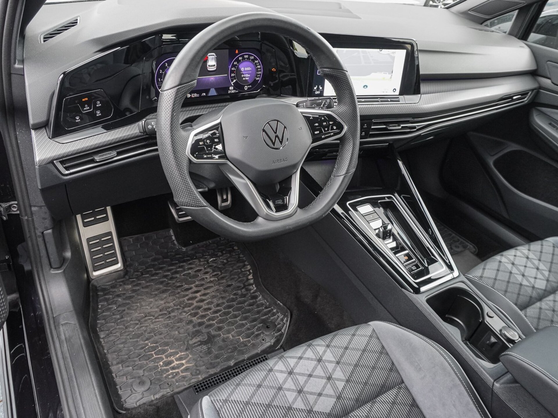 Volkswagen Golf R-Line