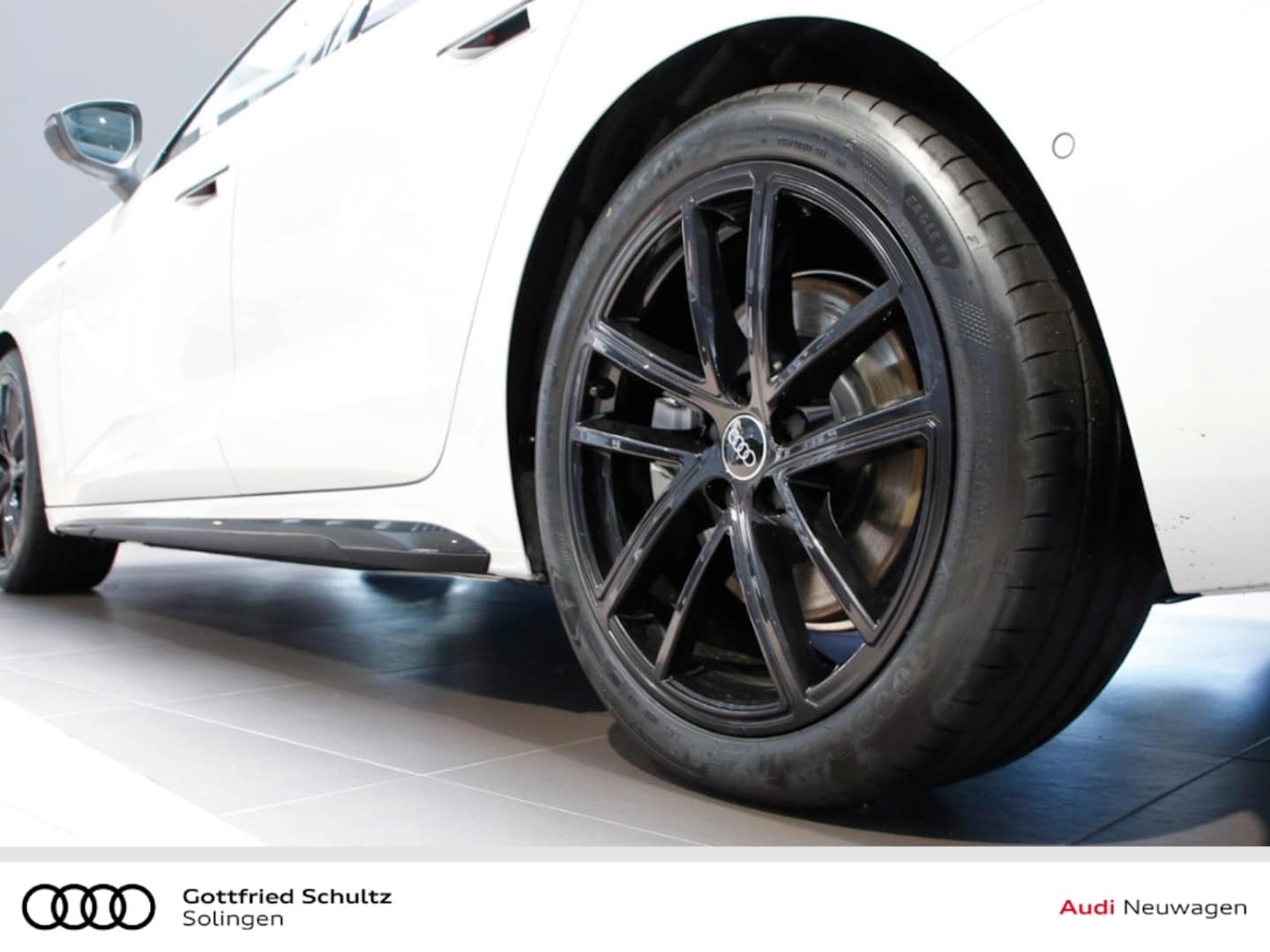 Bild über Audi A5 Avant e-hybrid e-hybrid quattro 220 kW S tronic - für weitere Informationen kontaktieren Sie den Audi Partner