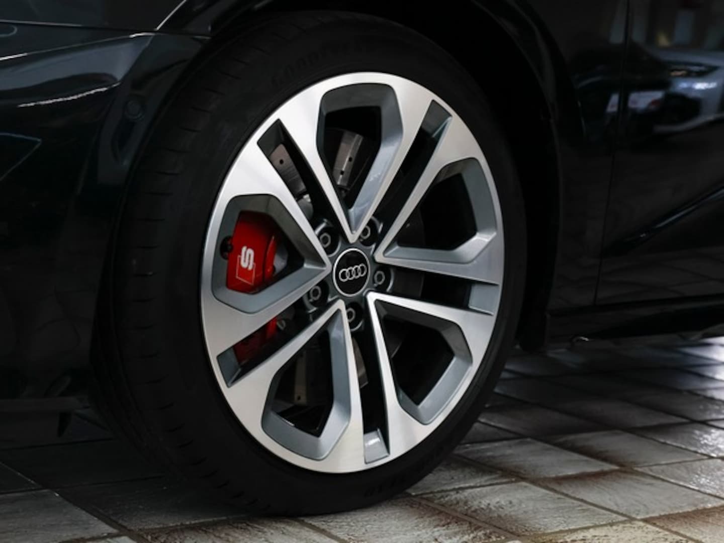 Bild über Audi S3 Sportback TFSI quattro S tronic - für weitere Informationen kontaktieren Sie den Audi Partner
