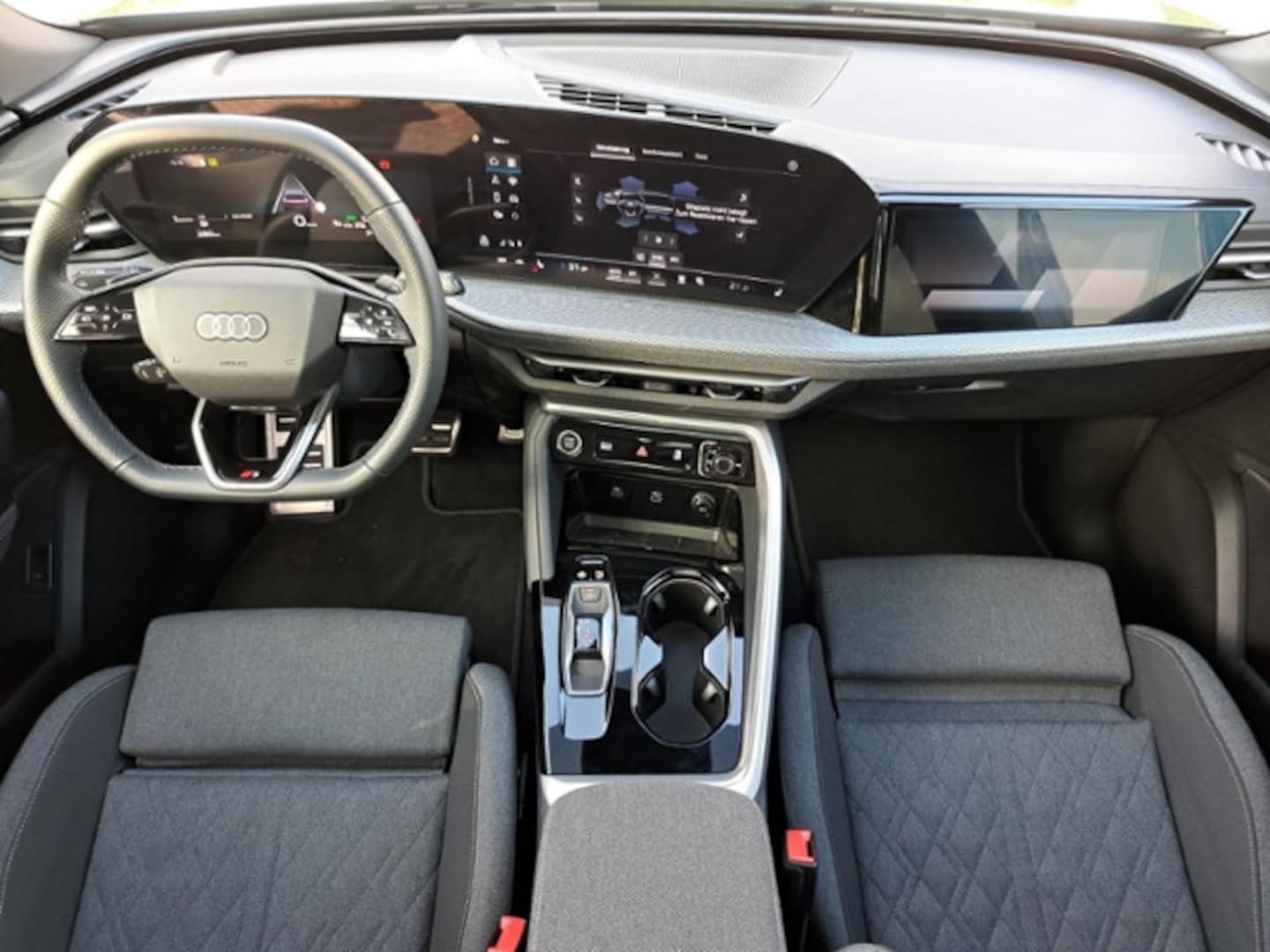 Bild über Audi Q5 SUV TDI quattro 150 kW S tronic - für weitere Informationen kontaktieren Sie den Audi Partner